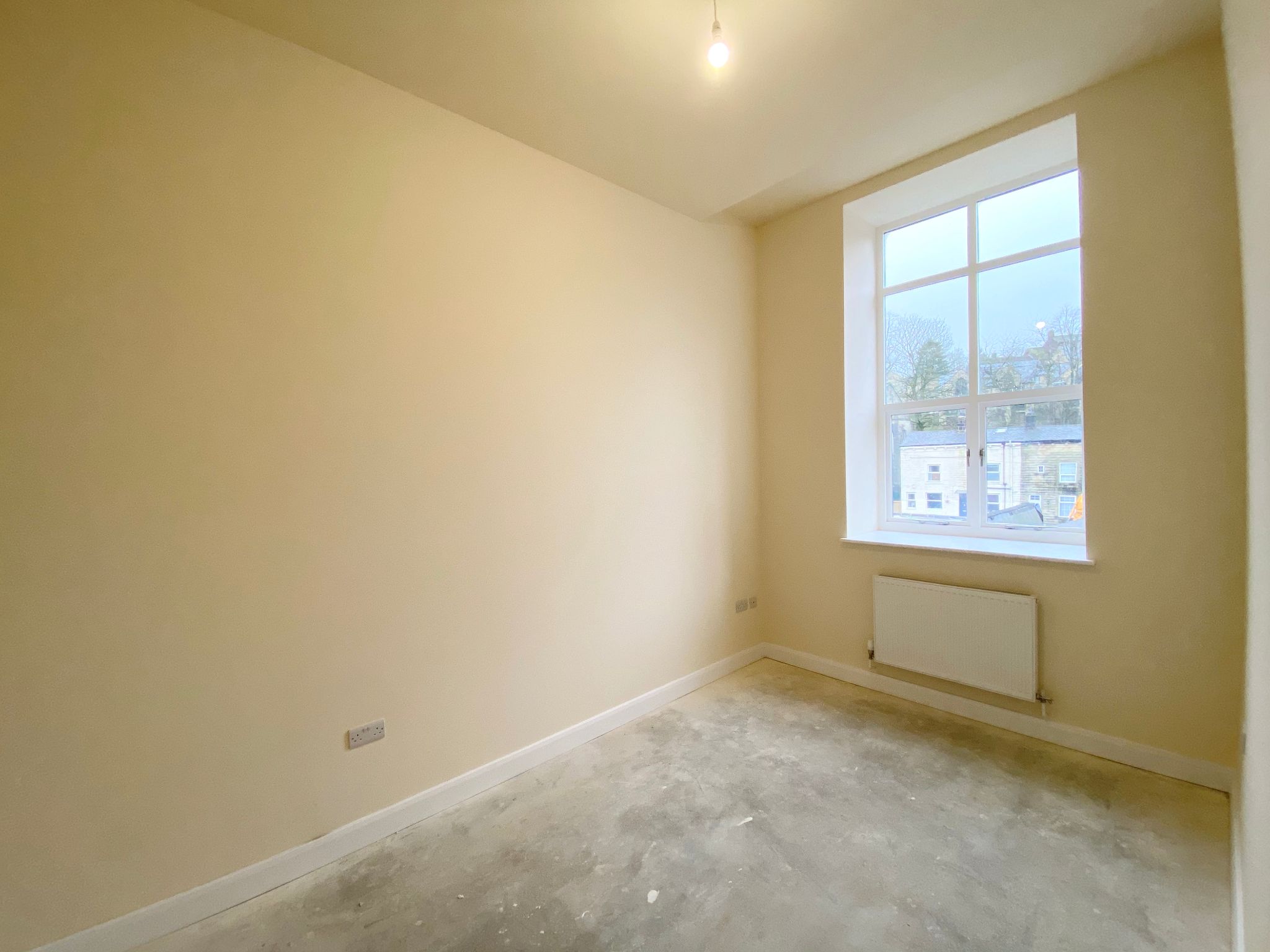 2 bedroom apartment flat/apartment Let Agreed in Walsden - Photograph 4