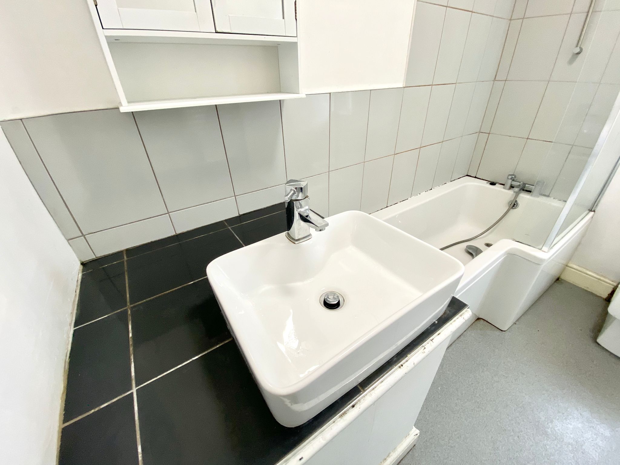 2 bedroom mid terraced house To Let in Hebden Bridge - Photograph 10