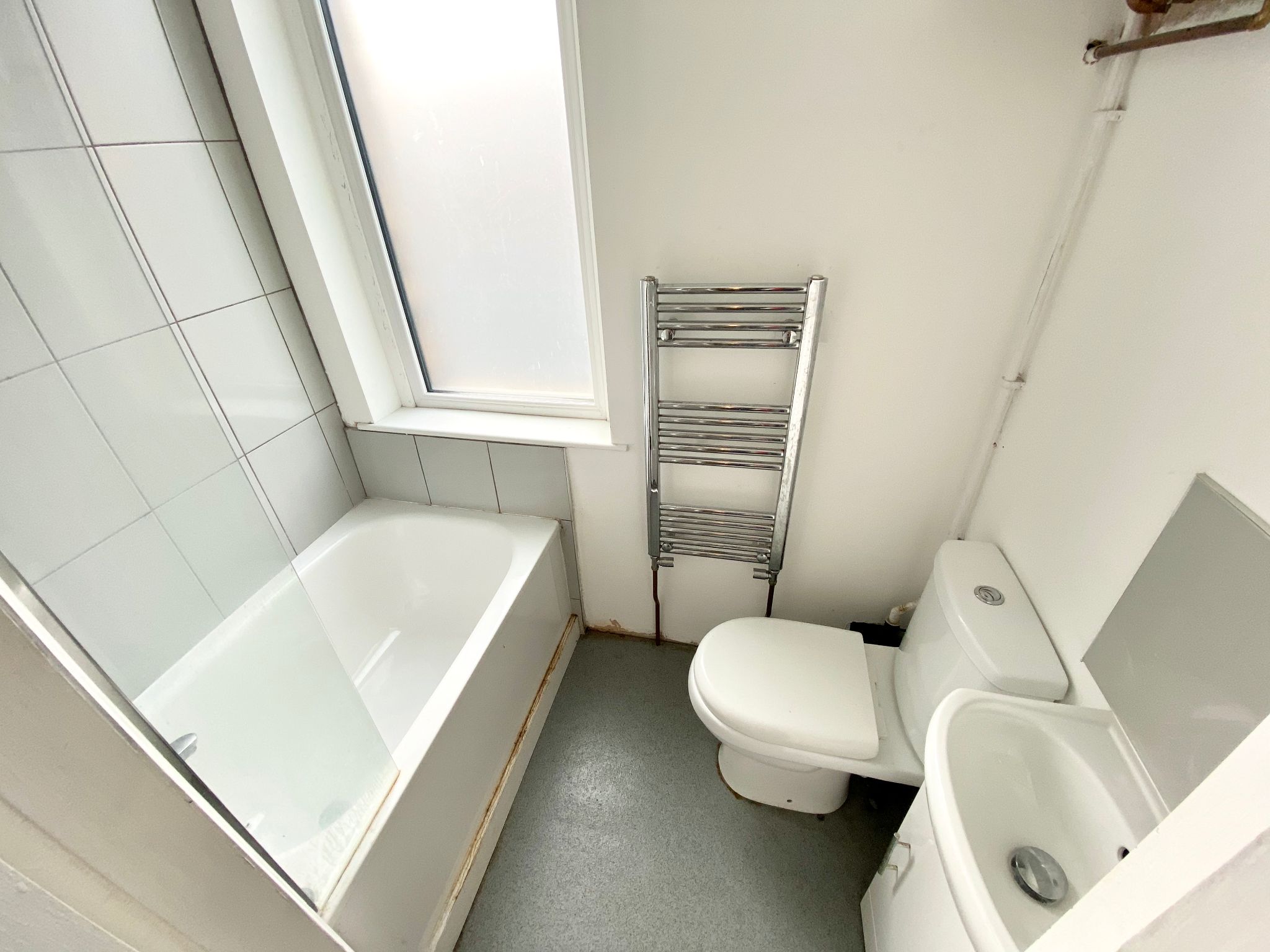2 bedroom mid terraced house To Let in Hebden Bridge - Photograph 8
