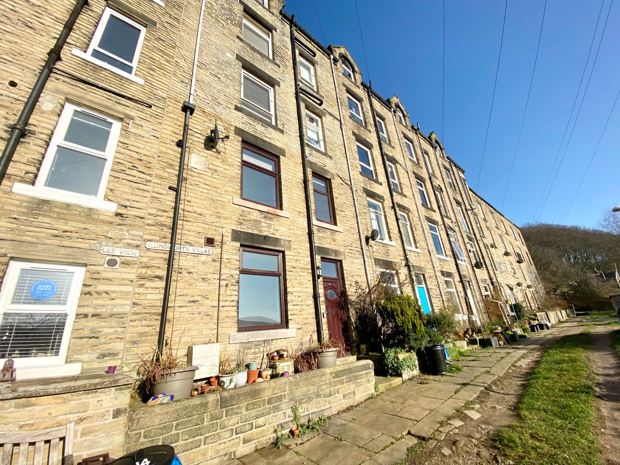 2 bedroom mid terraced house Let Agreed in Hebden Bridge - Photograph 2