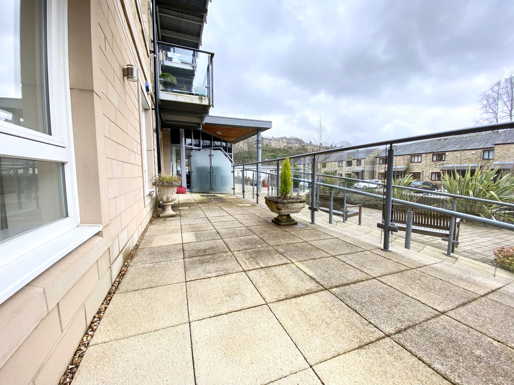 2 bedroom ground floor flat/apartment Let Agreed in Hebden Bridge - Terrace patio