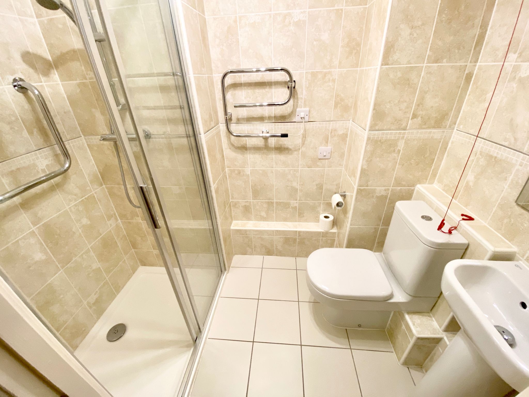 2 bedroom ground floor flat/apartment Let Agreed in Hebden Bridge - En suite shower Room