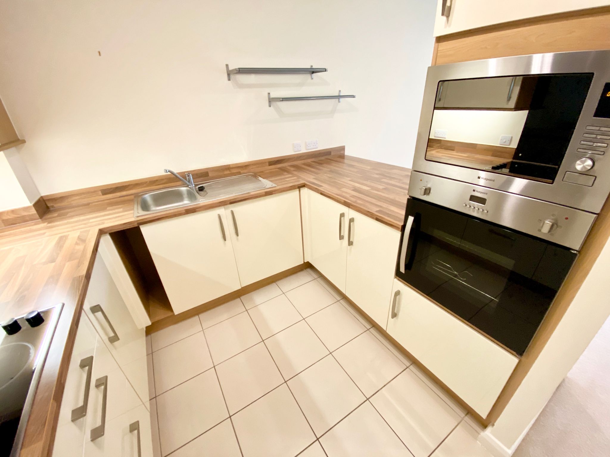 2 bedroom ground floor flat/apartment Let Agreed in Hebden Bridge - Kitchen