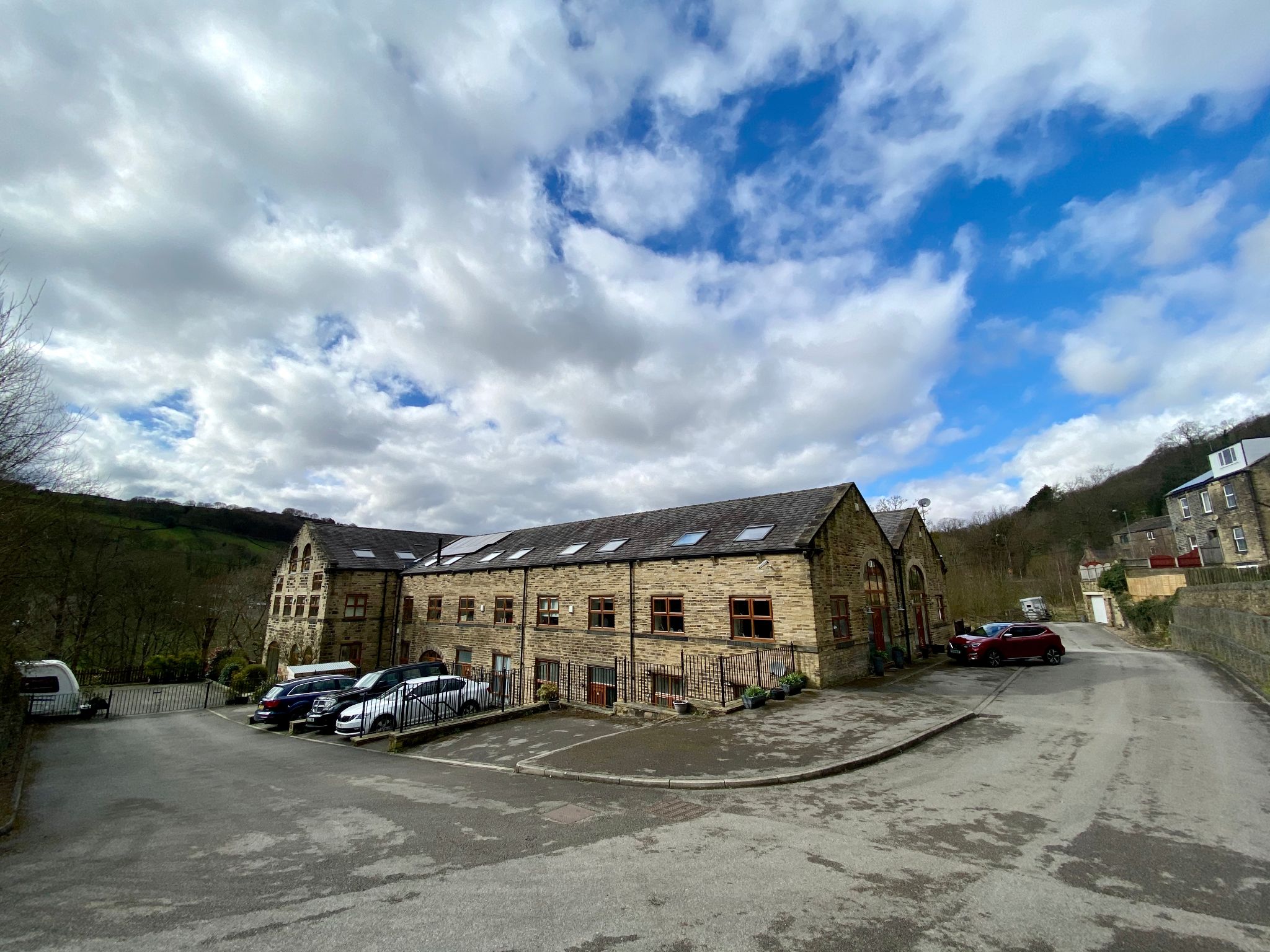 4 bedroom barn conversion house To Let in Brearley, Luddendenfoot - External