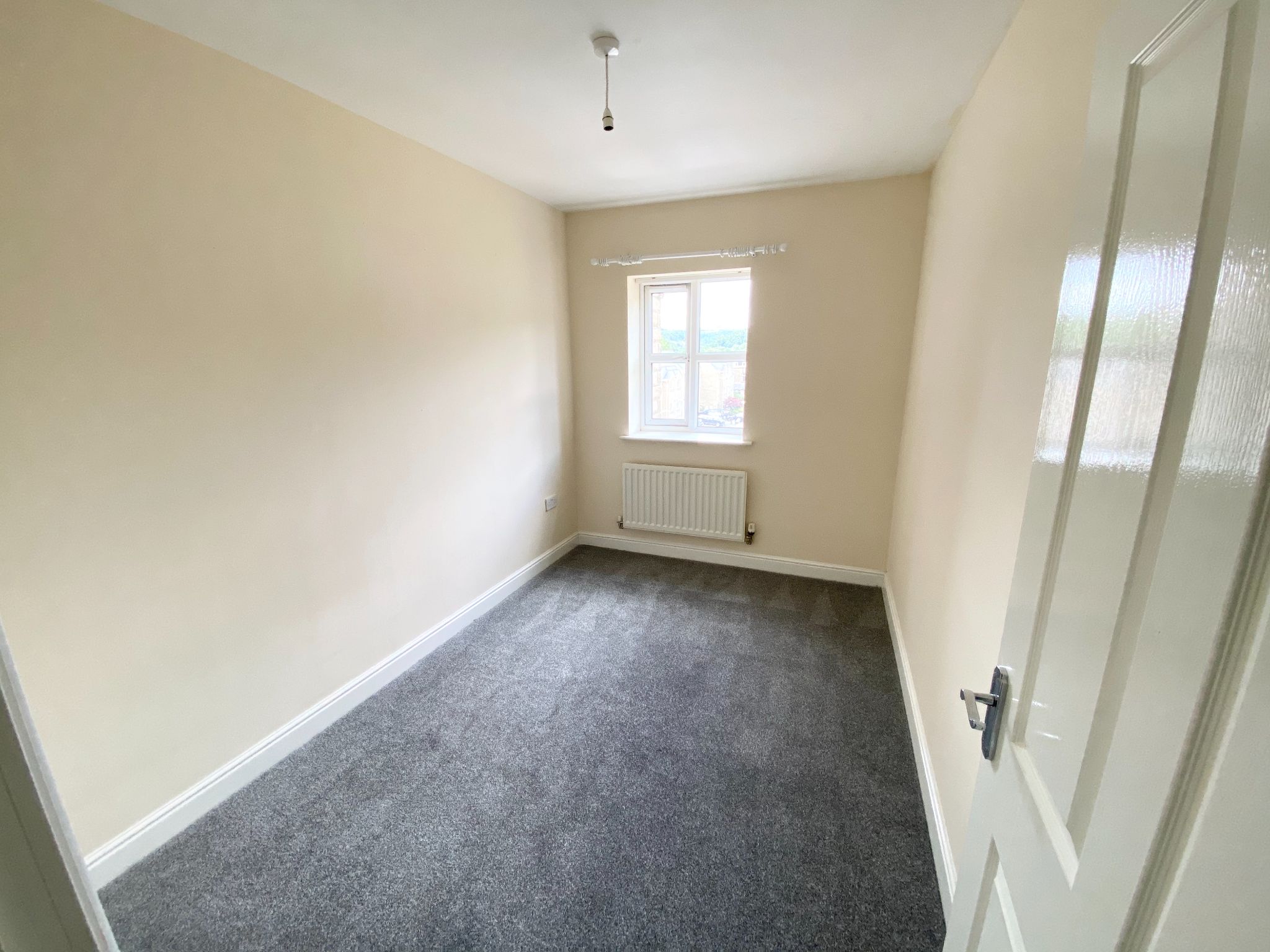 3 bedroom penthouse flat/apartment Let Agreed in Mytholmroyd - Bedroom 3