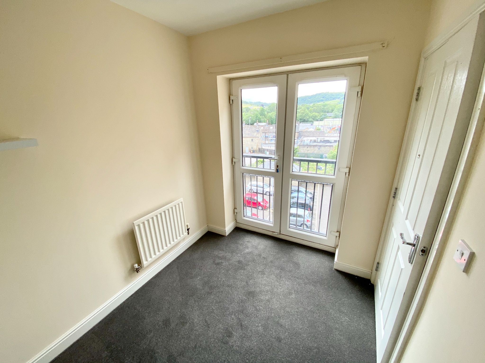 3 bedroom penthouse flat/apartment Let Agreed in Mytholmroyd - Bed 3 with Juliette balcony
