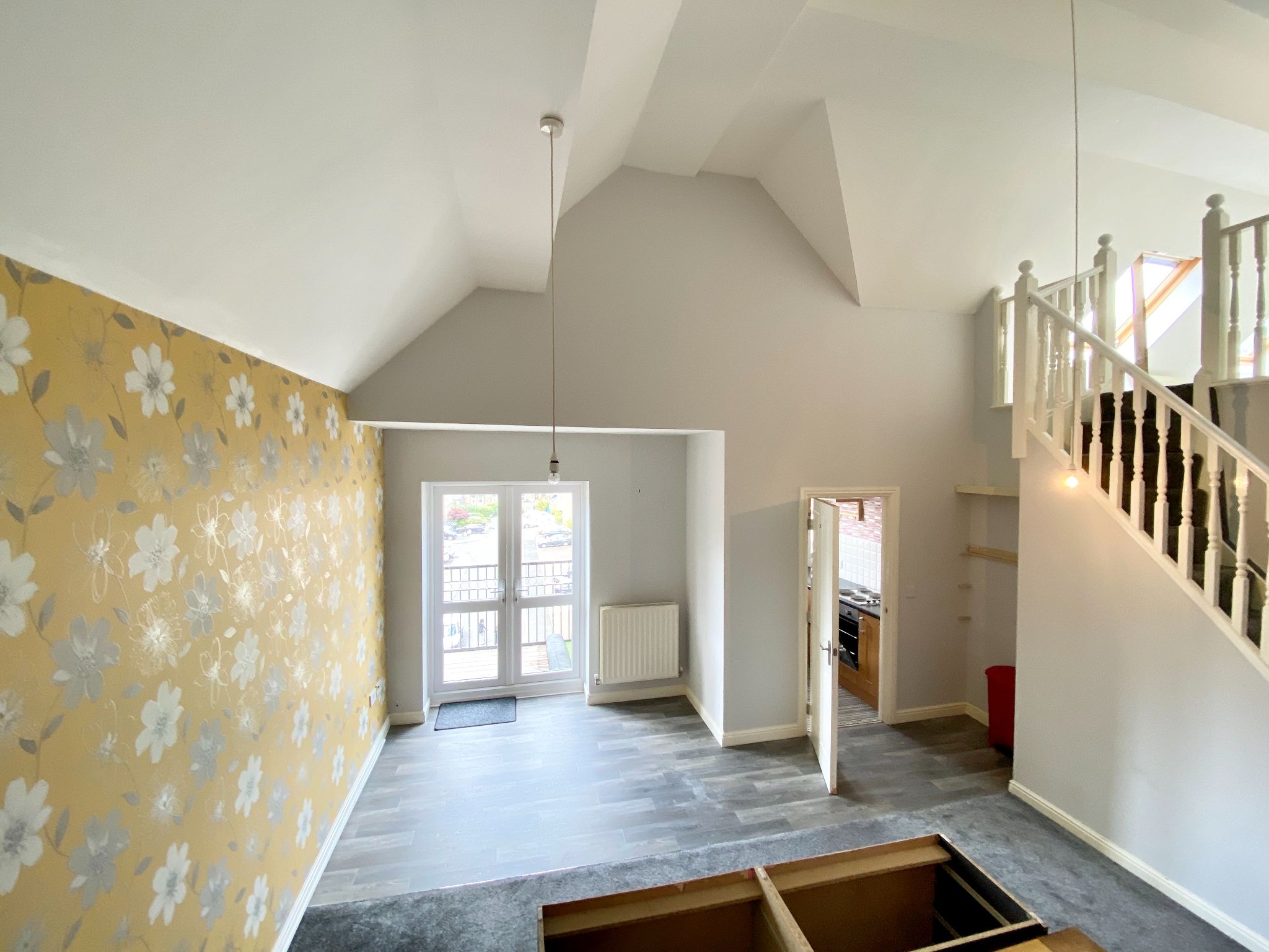 3 bedroom penthouse flat/apartment Let Agreed in Mytholmroyd - Living Space