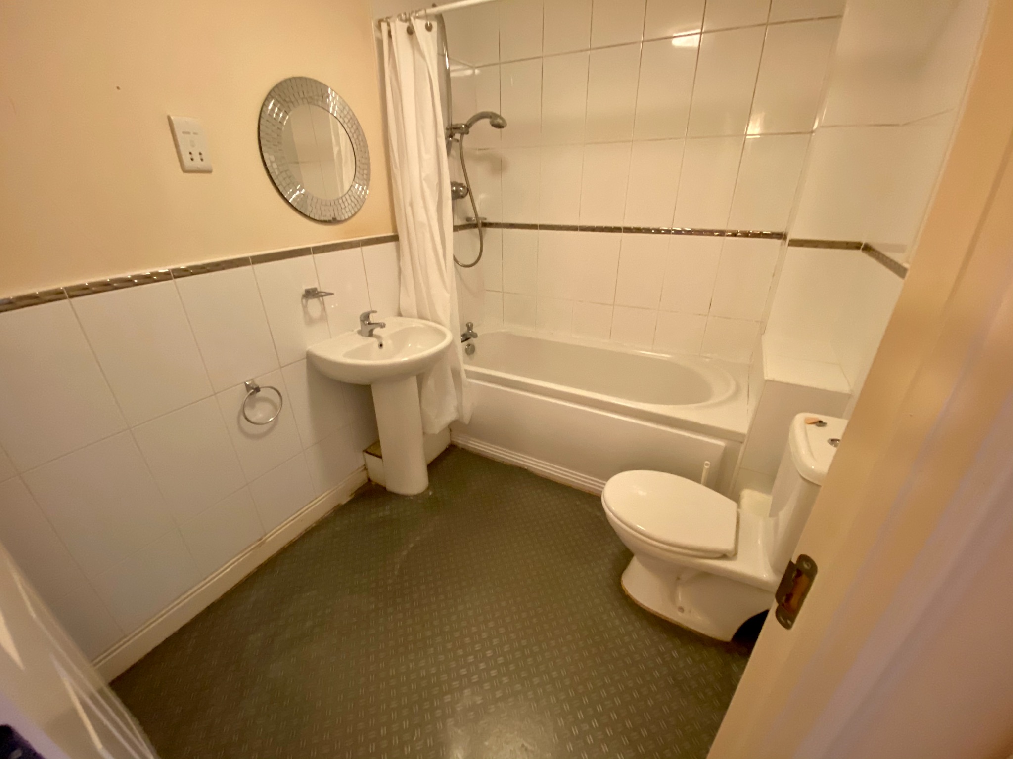 2 bedroom apartment flat/apartment Let Agreed in Mytholmroyd - Photograph 7
