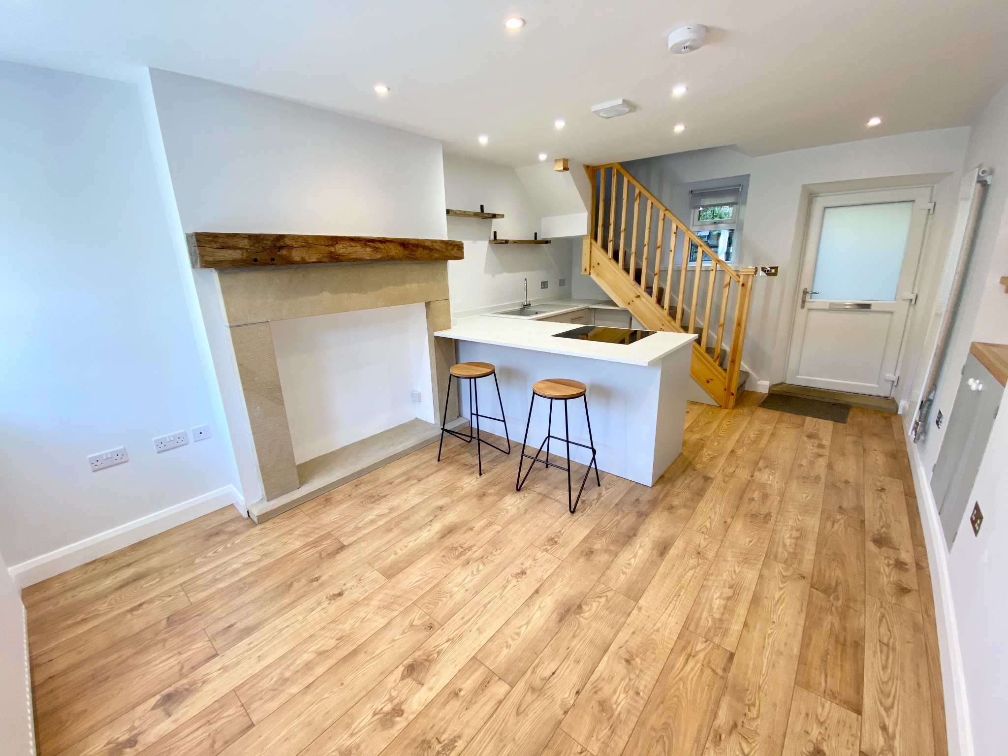 1 bedroom cottage house To Let in Hebden Bridge - Photograph 2.