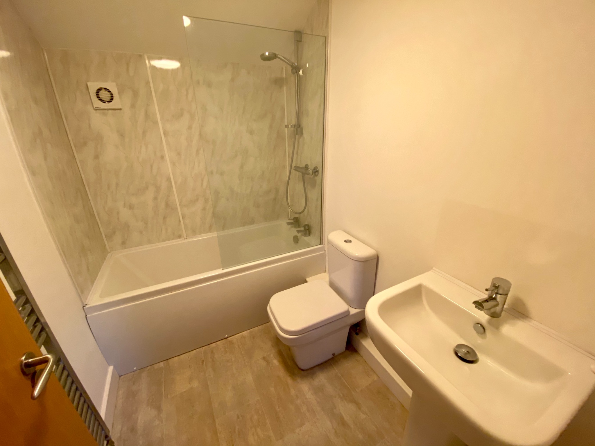 2 bedroom apartment flat/apartment To Let in Hebden Bridge - House Bathroom