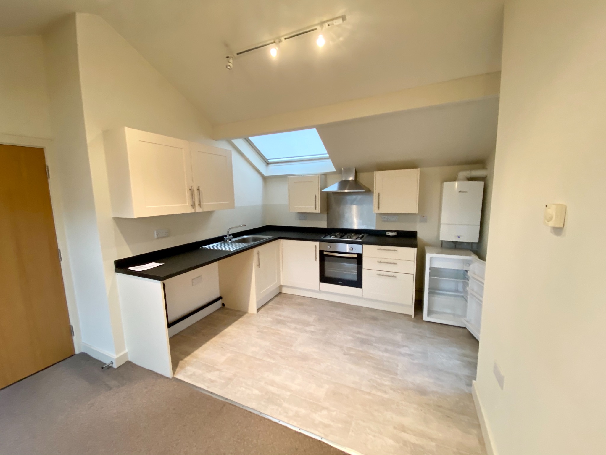 2 bedroom apartment flat/apartment To Let in Hebden Bridge - Fitted kitchen