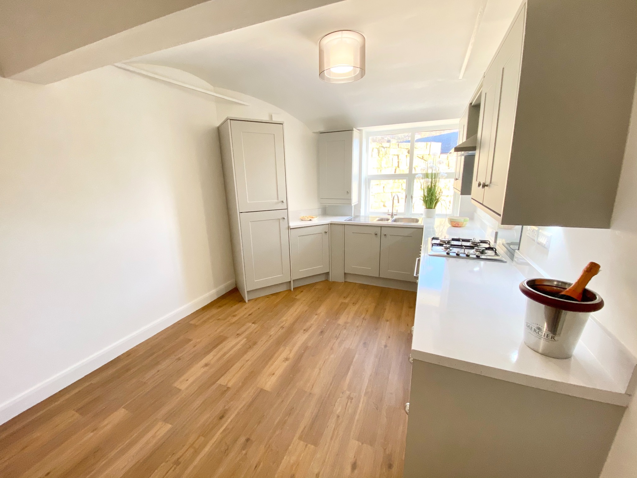 1 bedroom apartment flat/apartment To Let in Walsden - Photograph 10