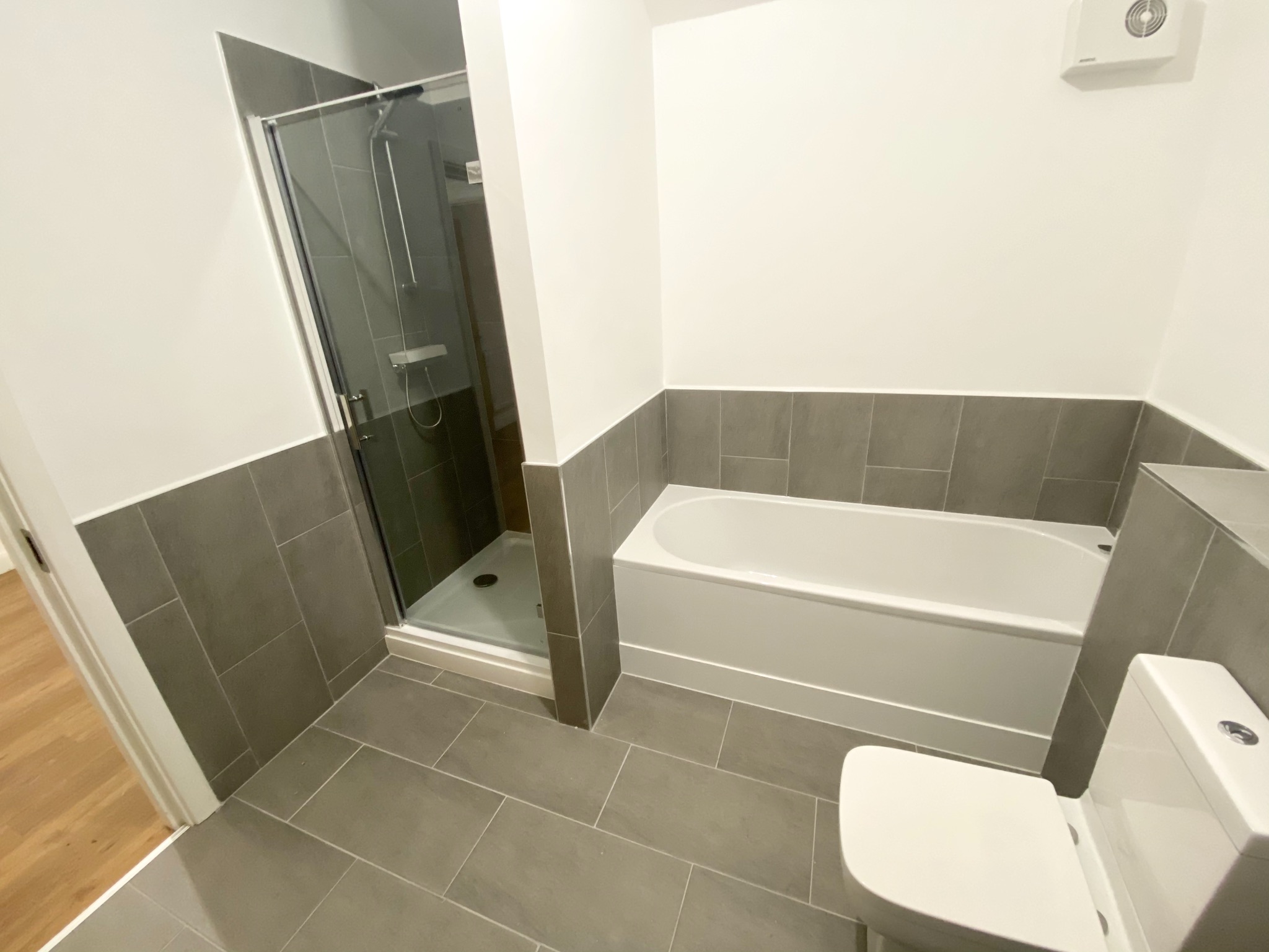 1 bedroom apartment flat/apartment To Let in Walsden - Photograph 8