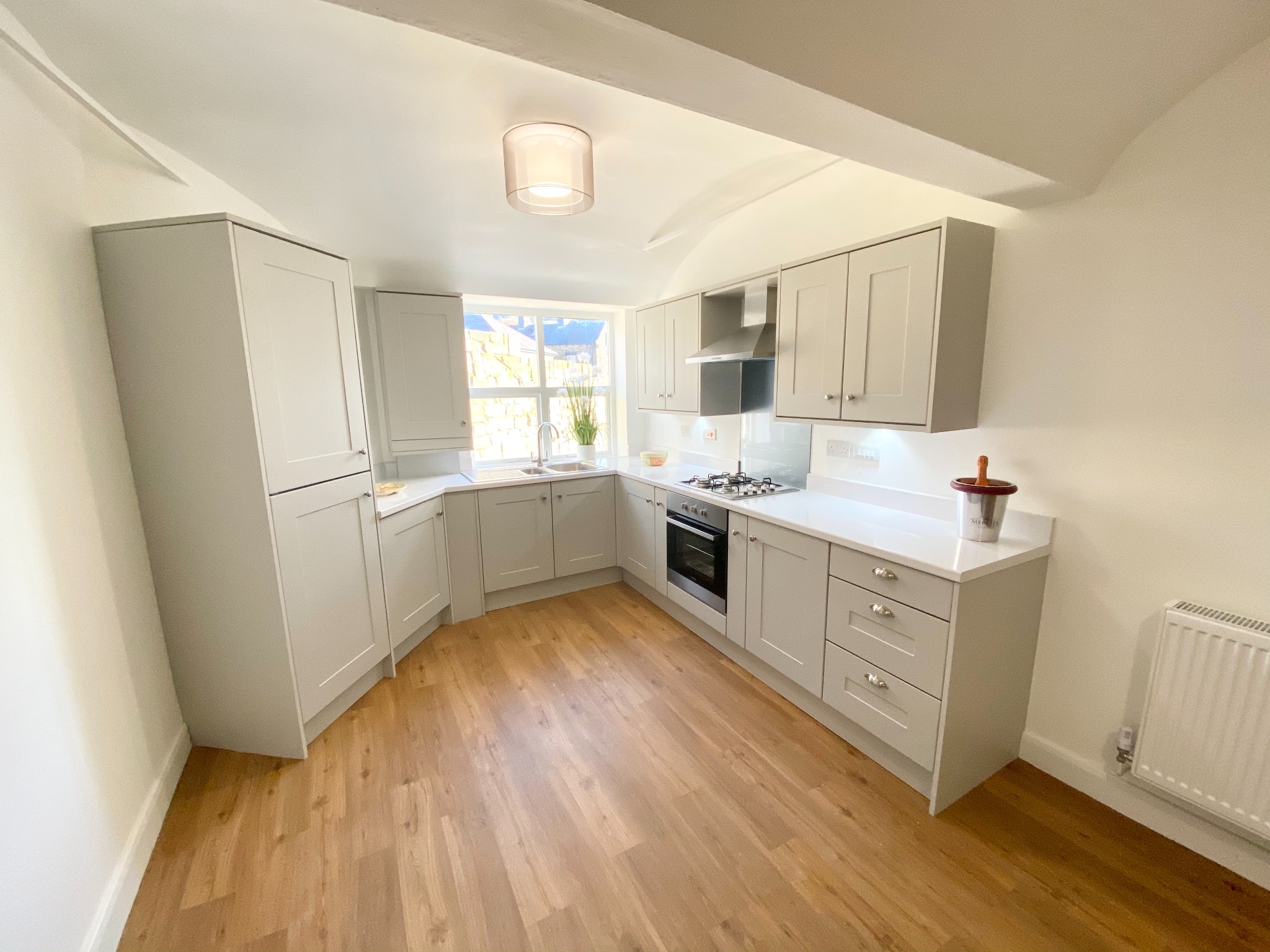 1 bedroom apartment flat/apartment To Let in Walsden - Photograph 2