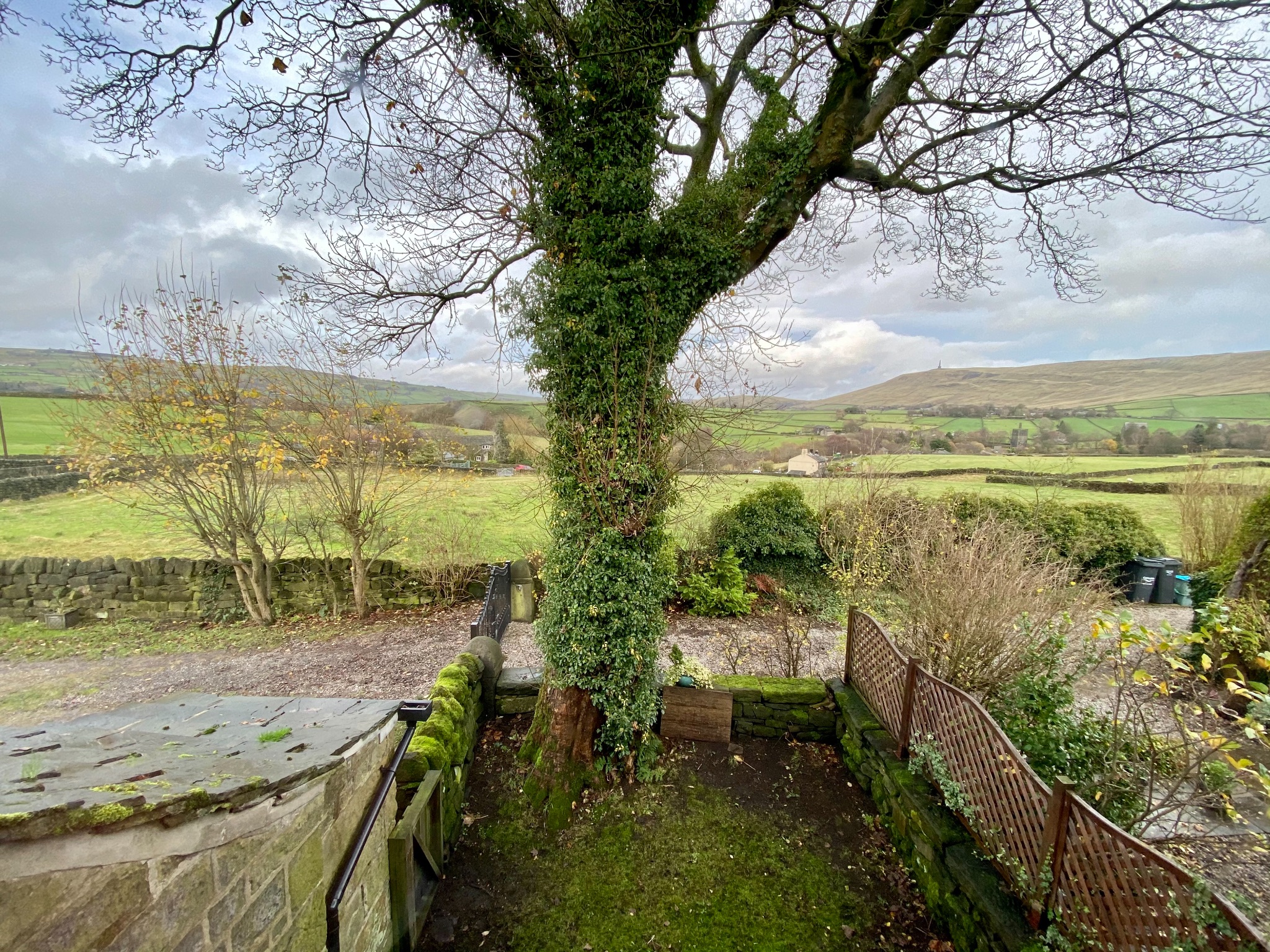 2 bedroom cottage house Let Agreed in Todmorden - Photograph 11