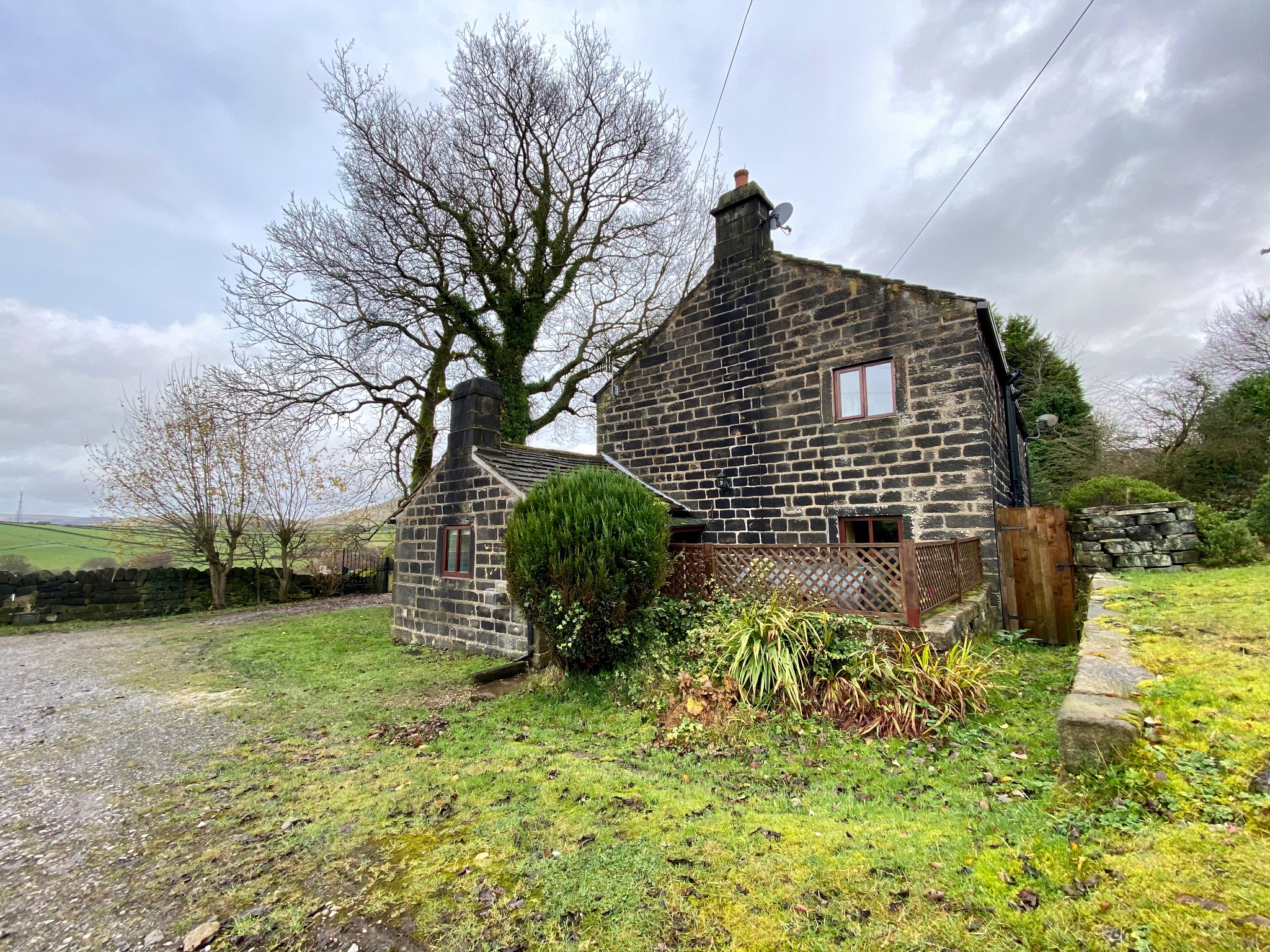 2 bedroom cottage house Let Agreed in Todmorden - Photograph 9