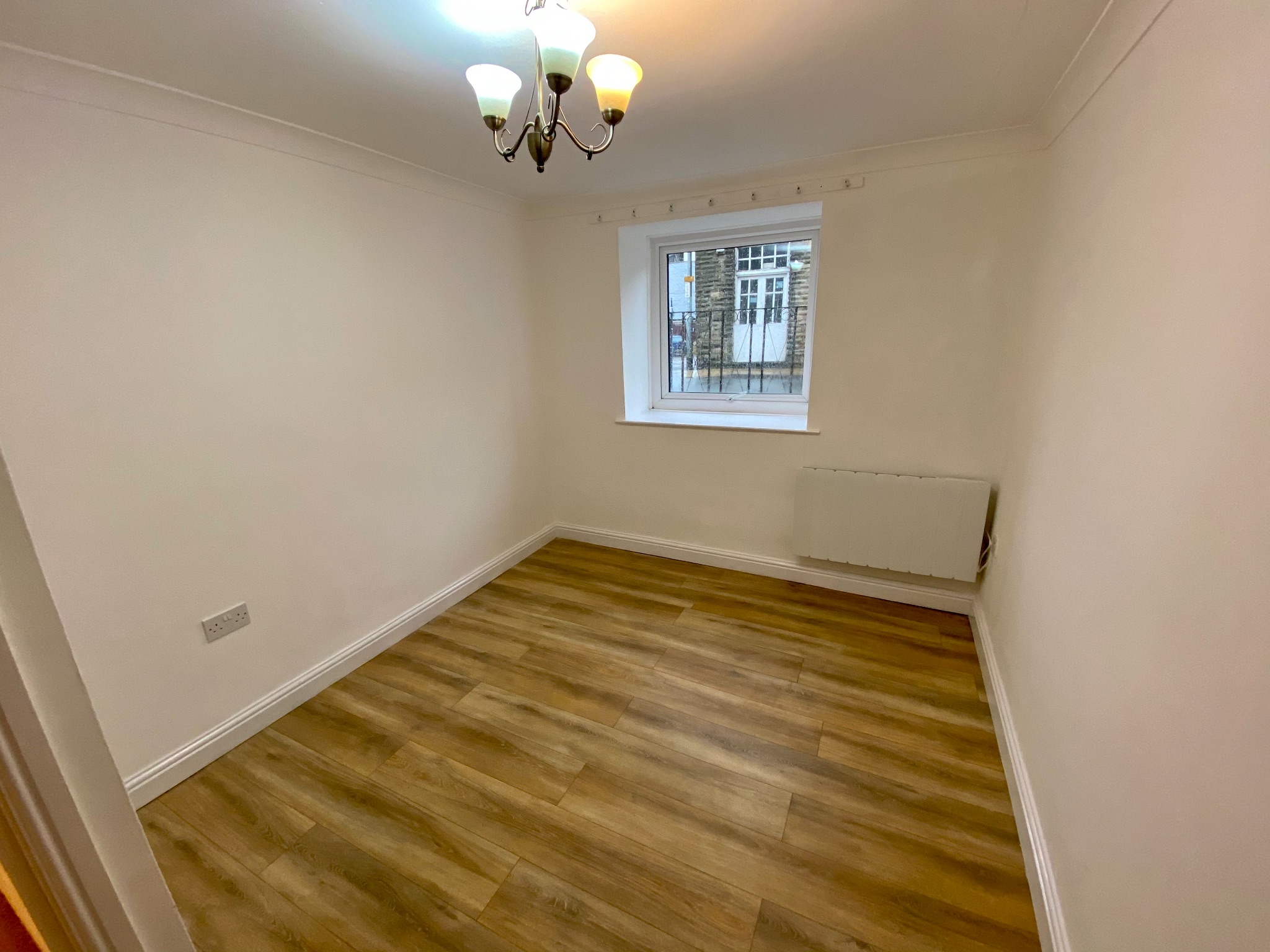 2 bedroom ground floor flat/apartment Let Agreed in Mytholmroyd - Photograph 7