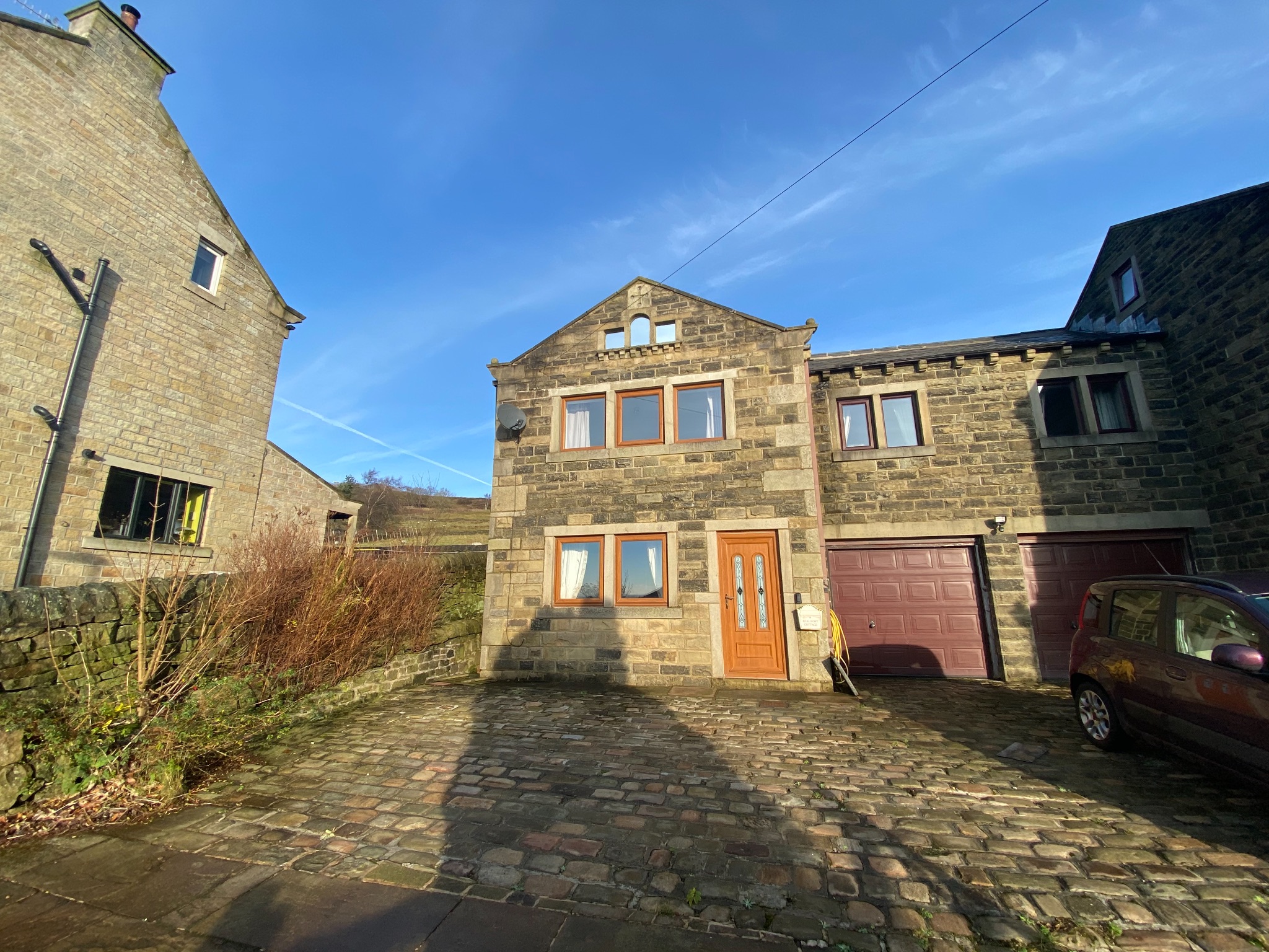 2 bedroom semi-detached house Let Agreed in Hebden Bridge - Front and driveway