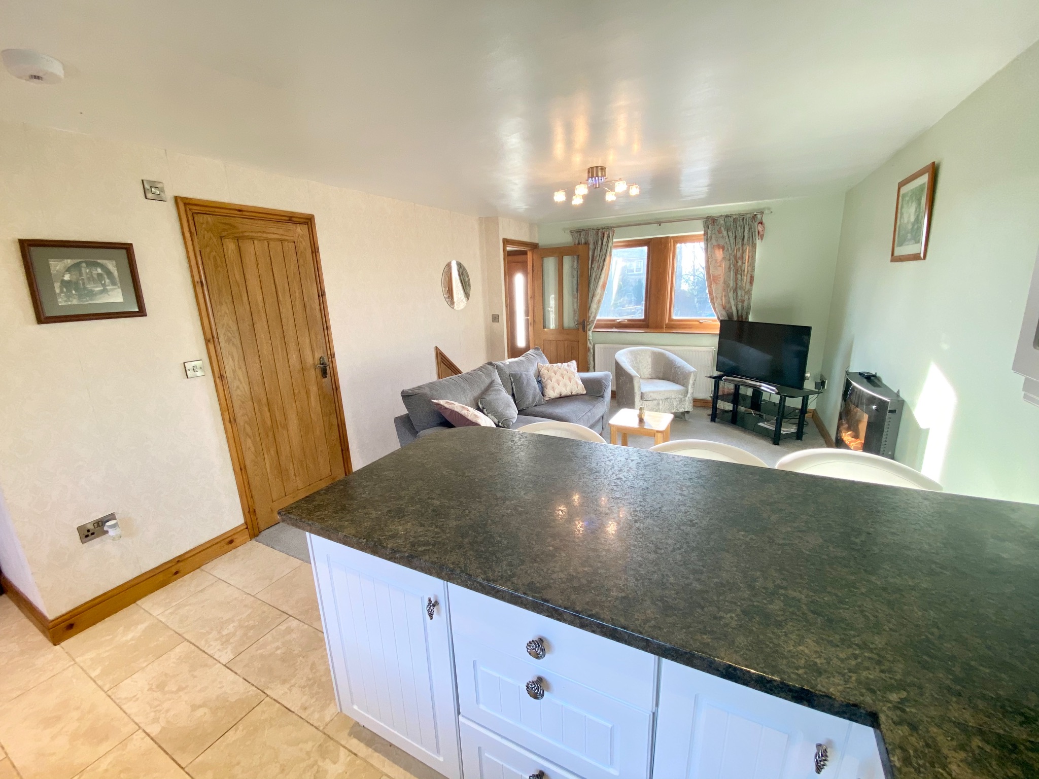 2 bedroom semi-detached house Let Agreed in Hebden Bridge - Photograph 5