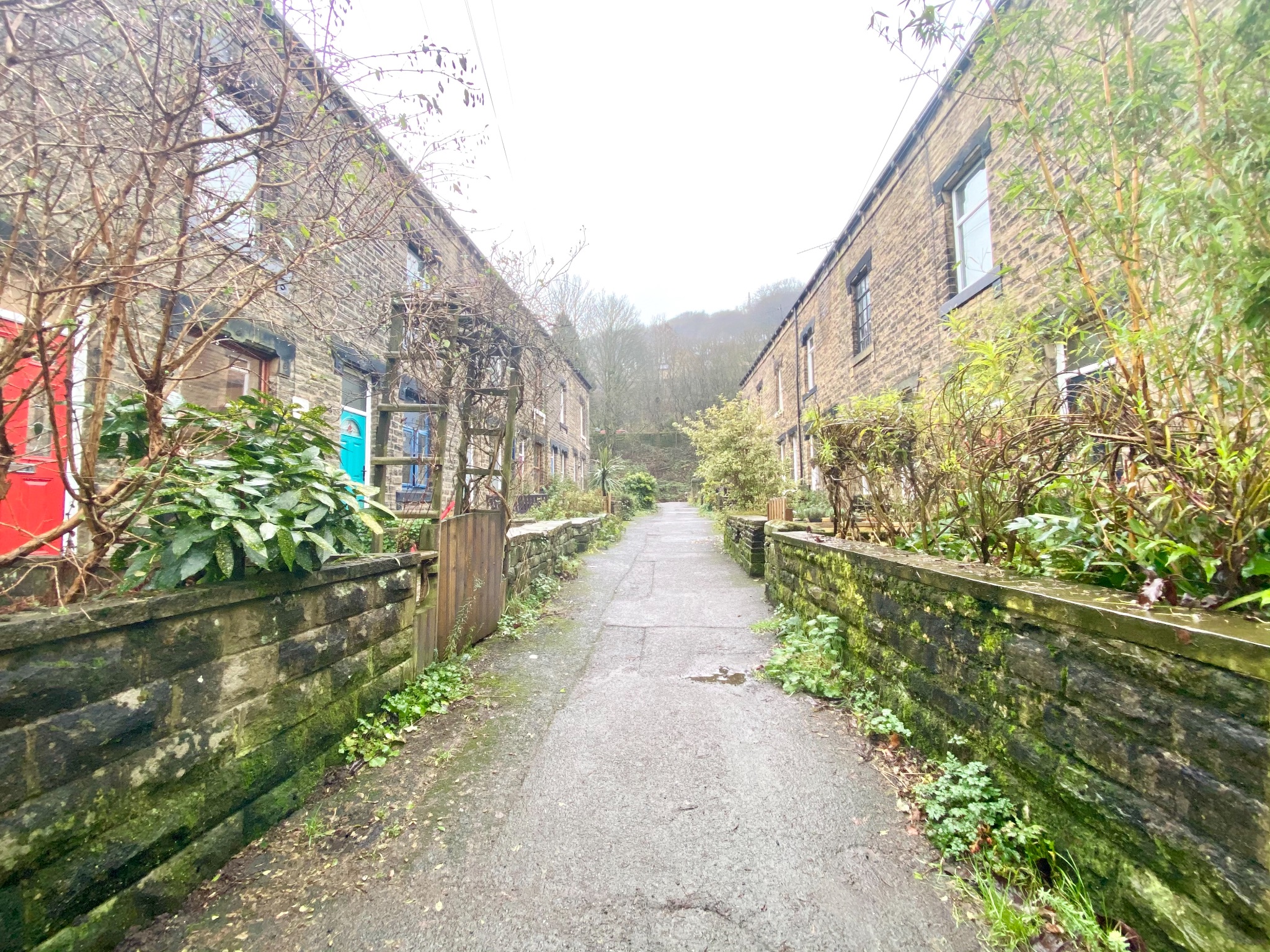 1 bedroom mid terraced house Let Agreed in Hebden Bridge - Photograph 2