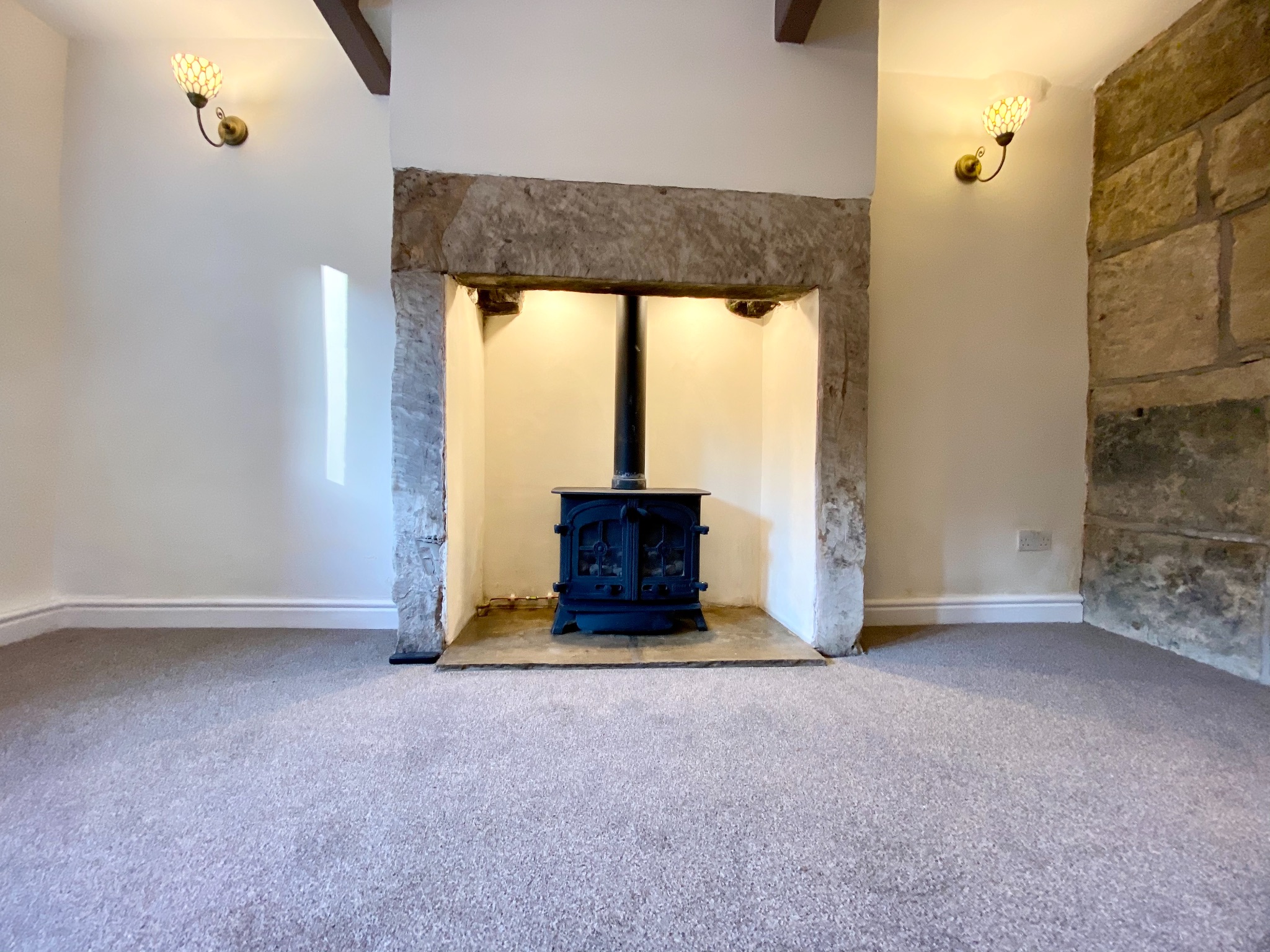 3 bedroom mid terraced house Let Agreed in Todmorden - Photograph 5