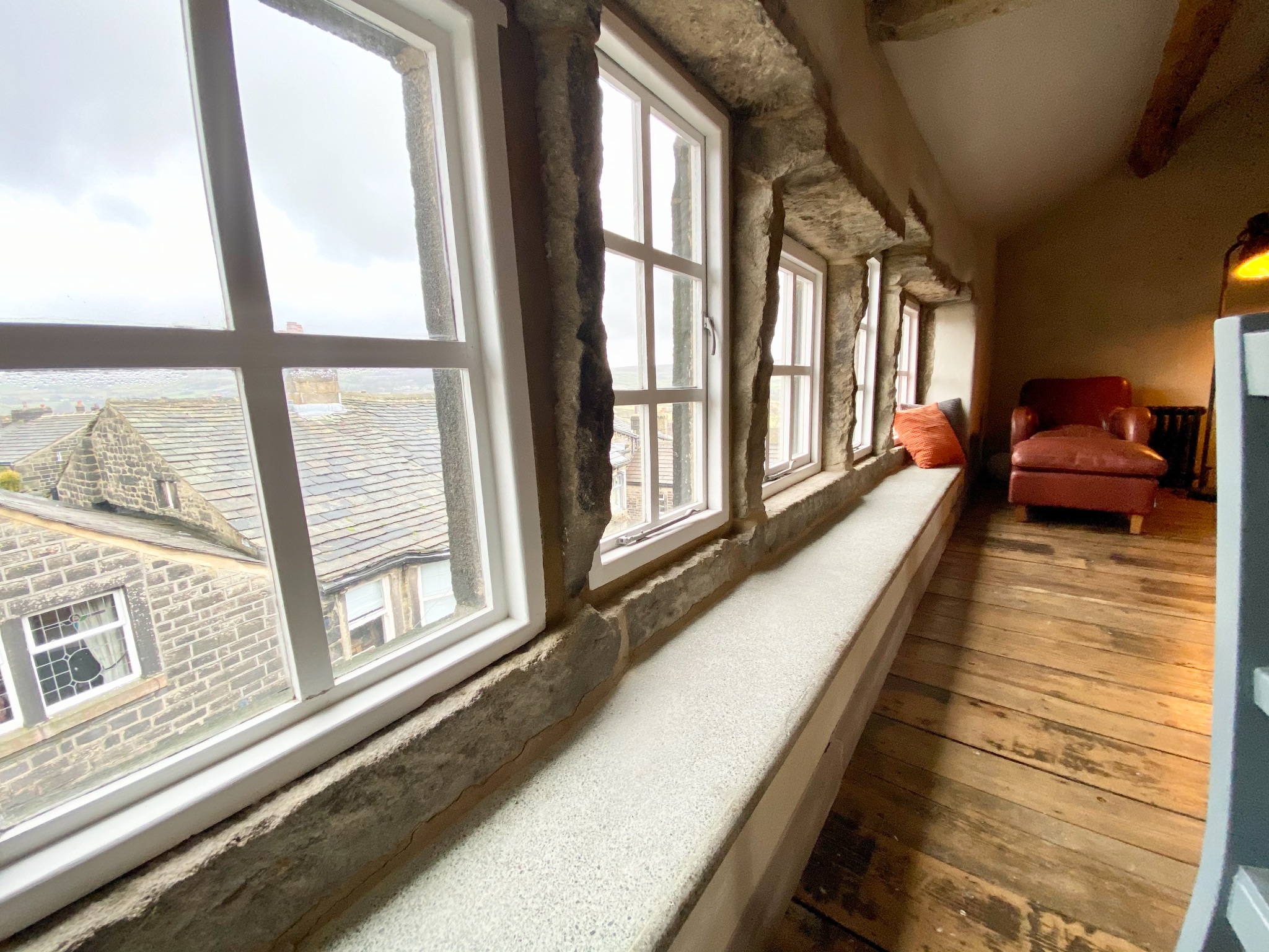 3 bedroom cottage house To Let in Hebden Bridge - Photograph 10.
