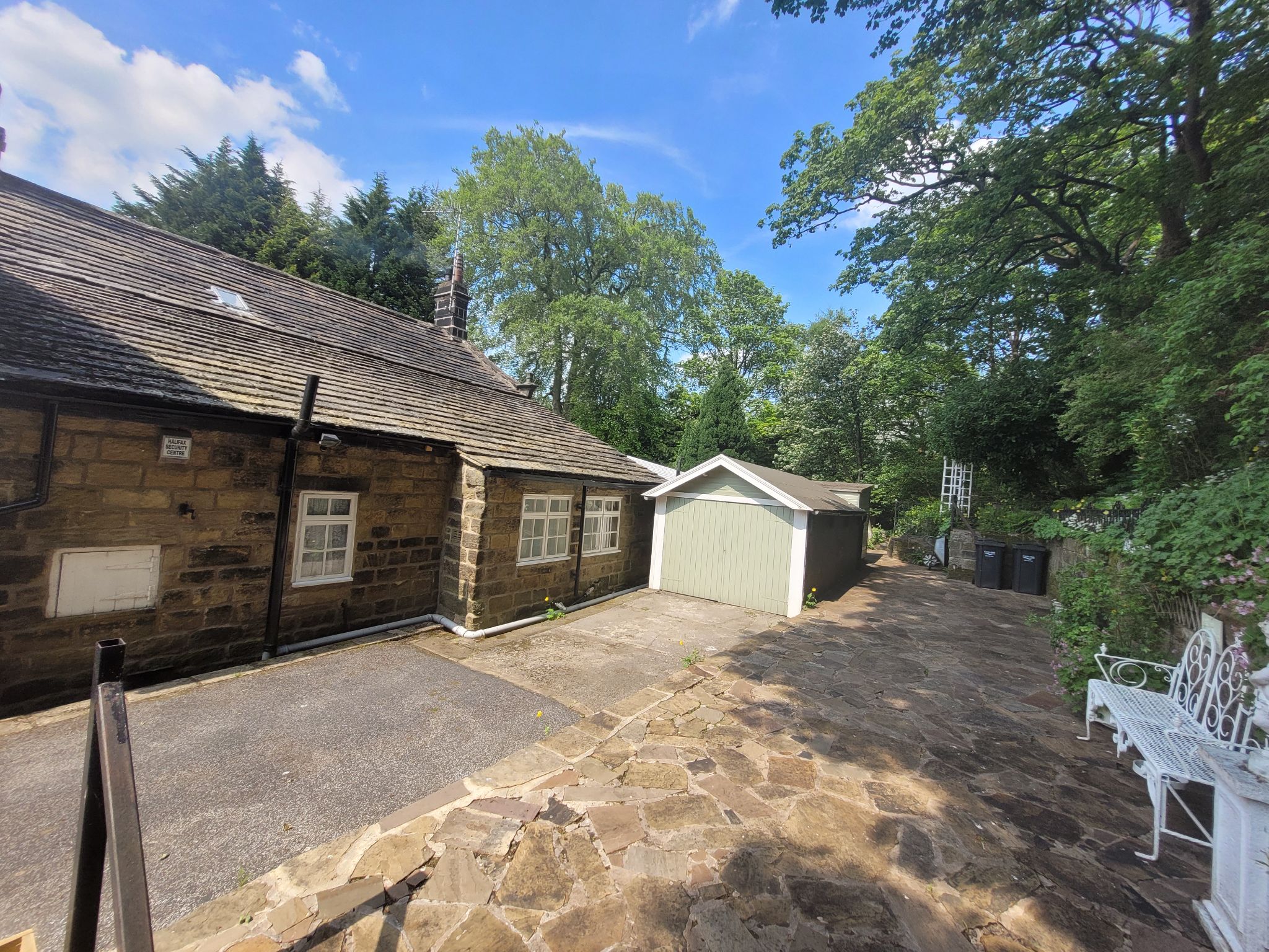 3 bedroom cottage house For Sale in Hebden Bridge - Photograph 40