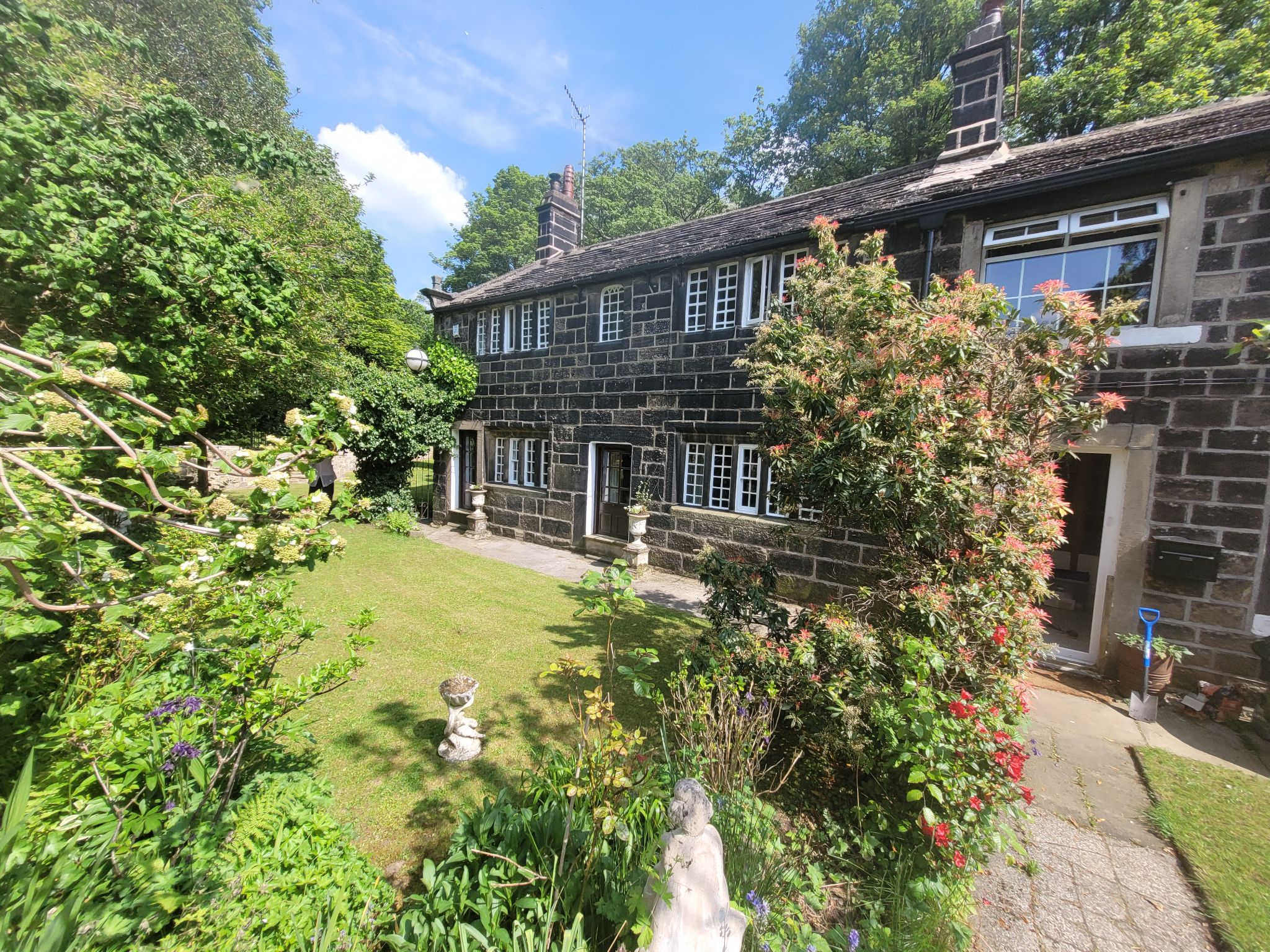 3 bedroom cottage house For Sale in Hebden Bridge - Photograph 27