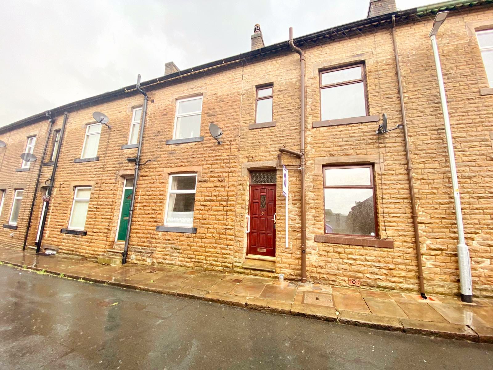 3 bedroom mid terraced house SSTC in Todmorden - Photograph 12