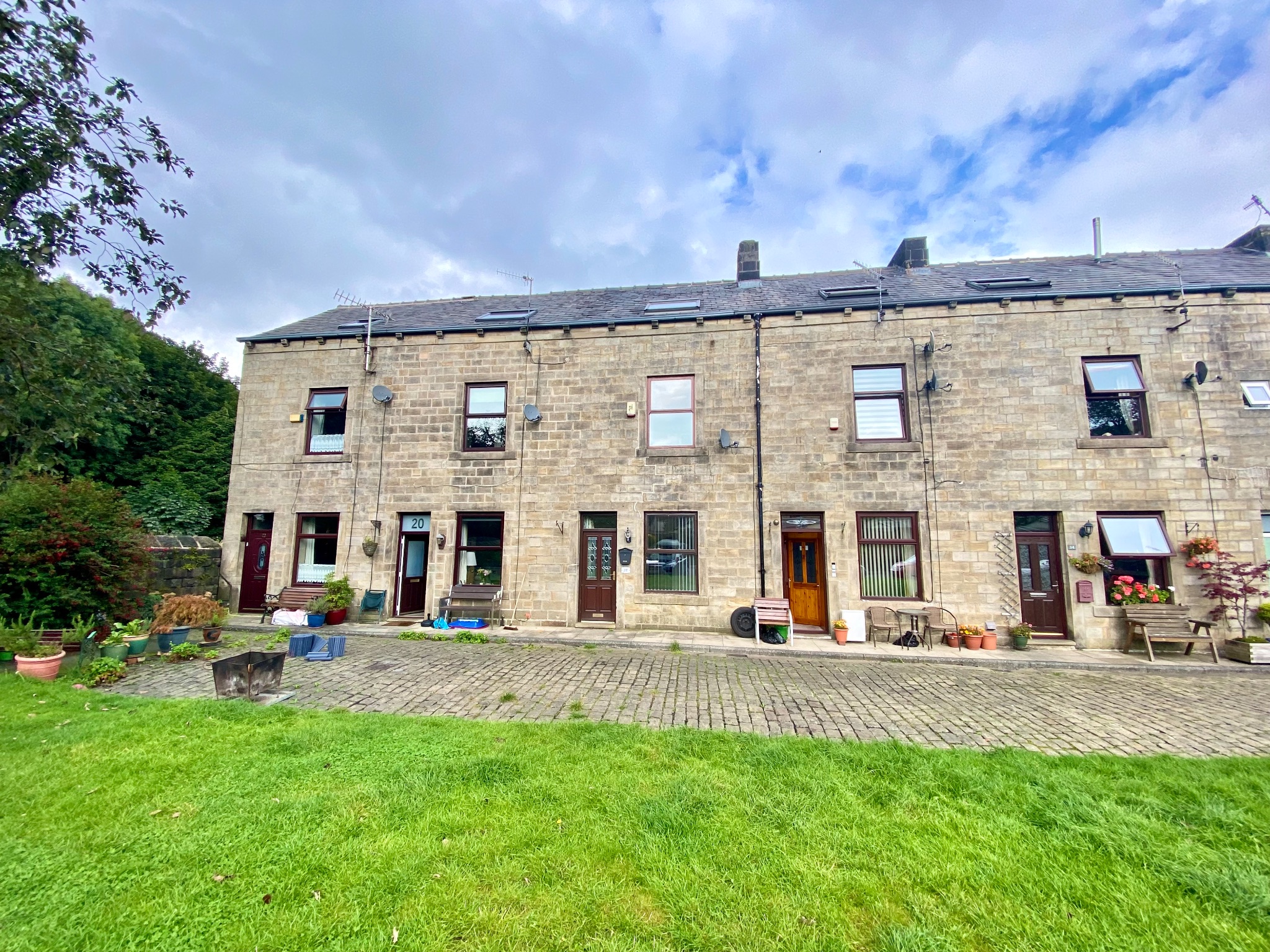 3 bedroom mid terraced house For Sale in Todmorden - Photograph 1
