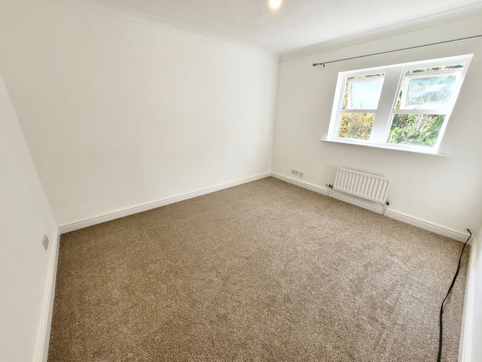 3 bedroom semi-detached house Let Agreed in Luddenden - Photograph 8
