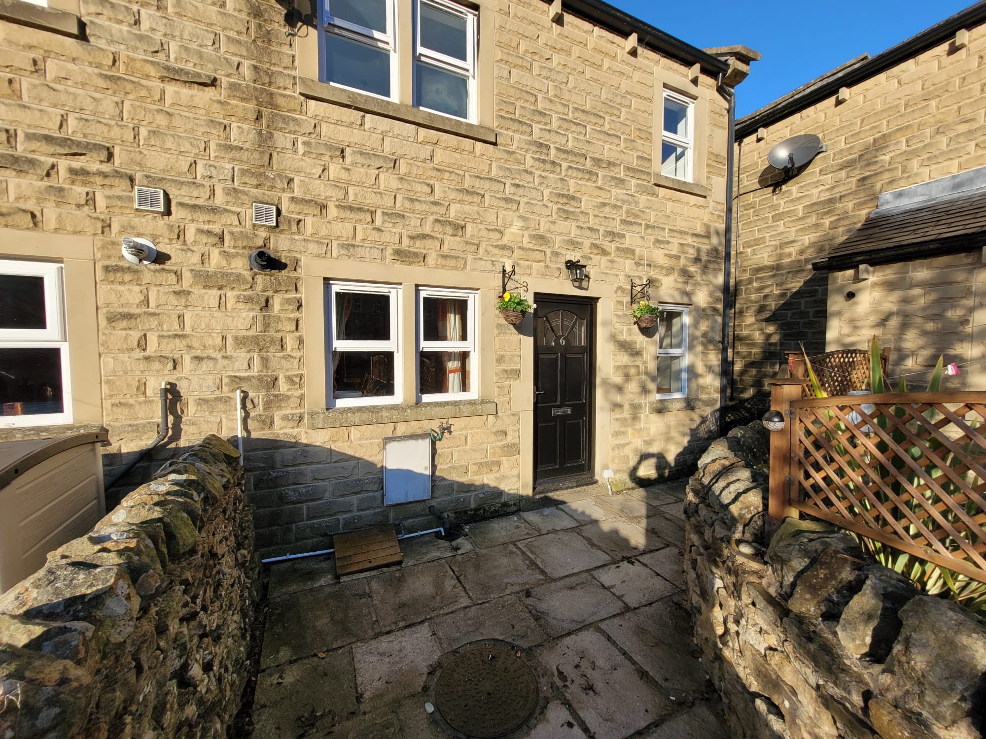 3 bedroom semi-detached house Let Agreed in Luddenden - Photograph 28