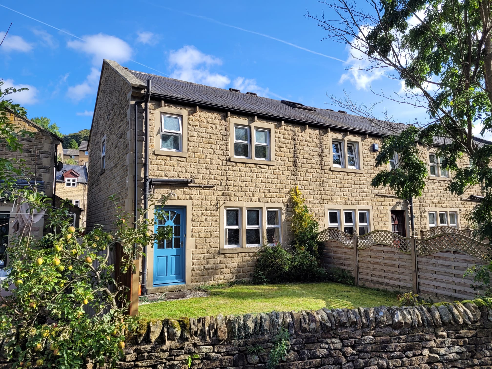 3 bedroom semi-detached house Let Agreed in Luddenden - Photograph 1