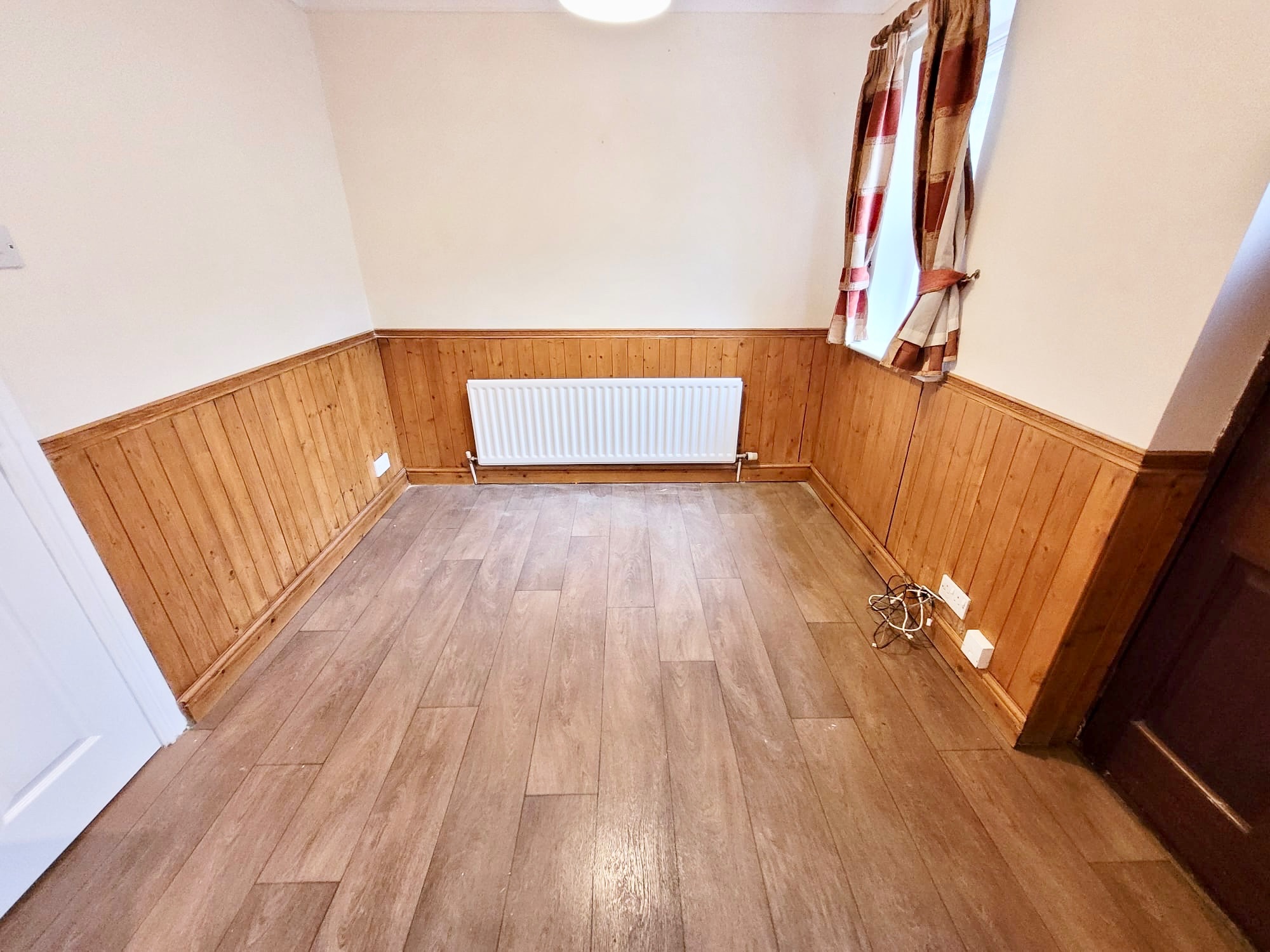 3 bedroom semi-detached house Let Agreed in Luddenden - Photograph 7