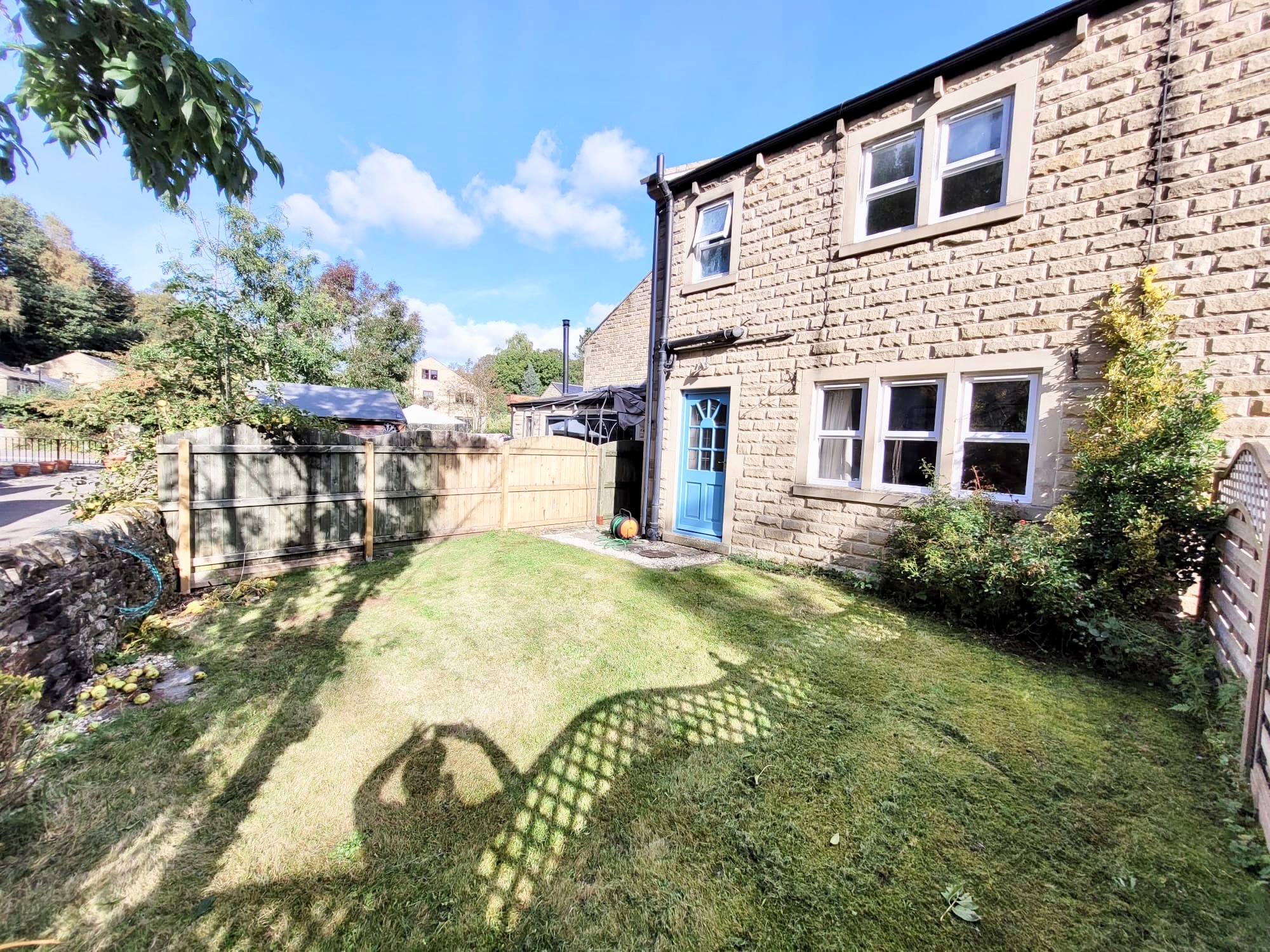 3 bedroom semi-detached house Let Agreed in Luddenden - Photograph 21