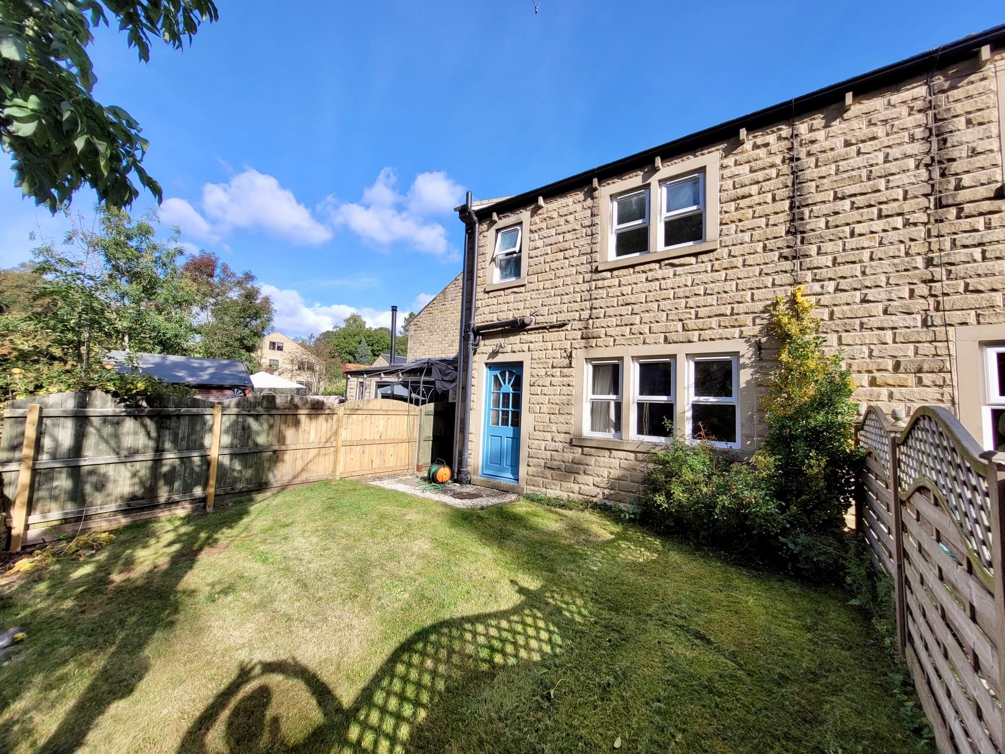 3 bedroom semi-detached house Let Agreed in Luddenden - Photograph 20