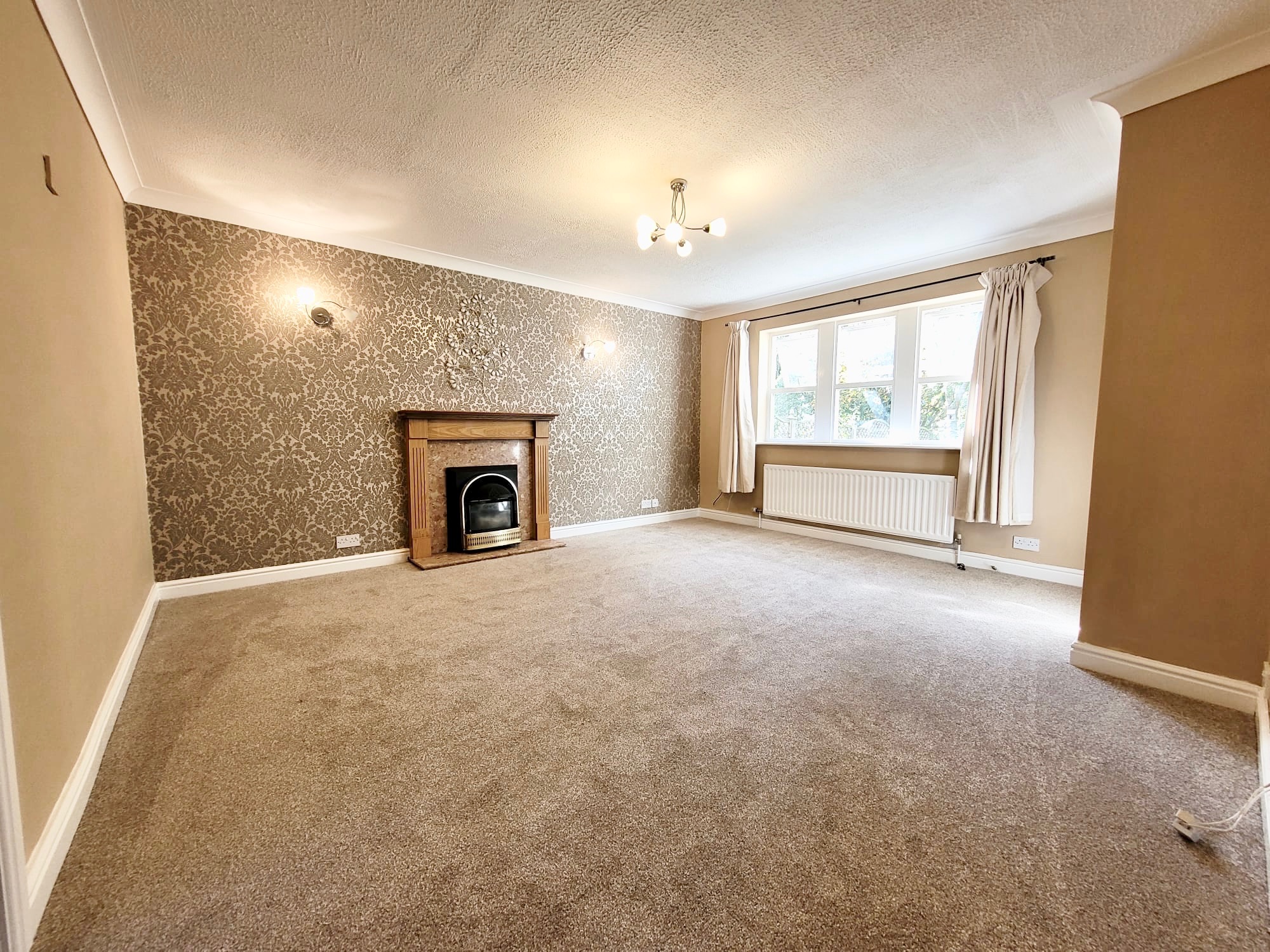 3 bedroom semi-detached house Let Agreed in Luddenden - Photograph 14