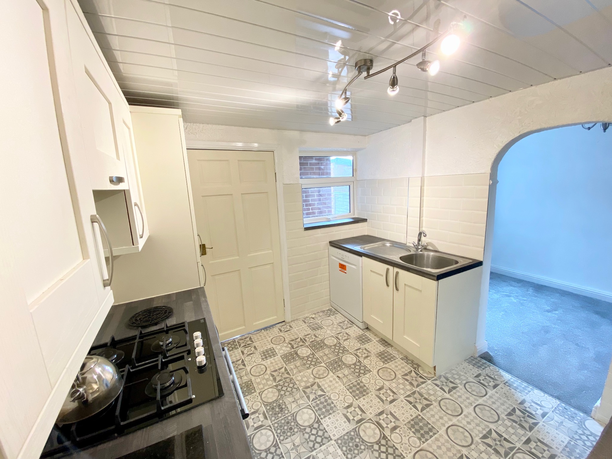 3 bedroom end terraced house To Let in Hebden Bridge - Photograph 3