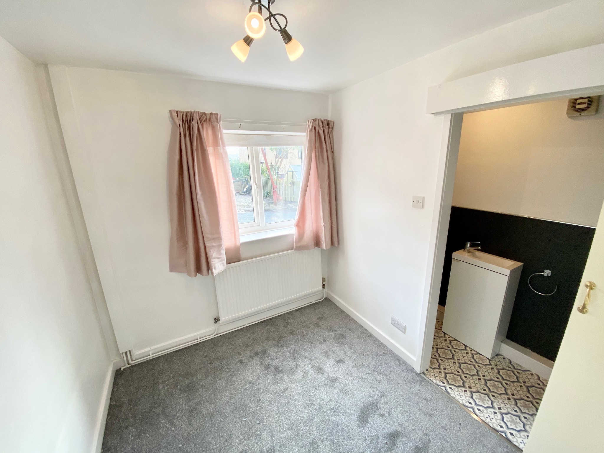 3 bedroom end terraced house To Let in Hebden Bridge - Photograph 14