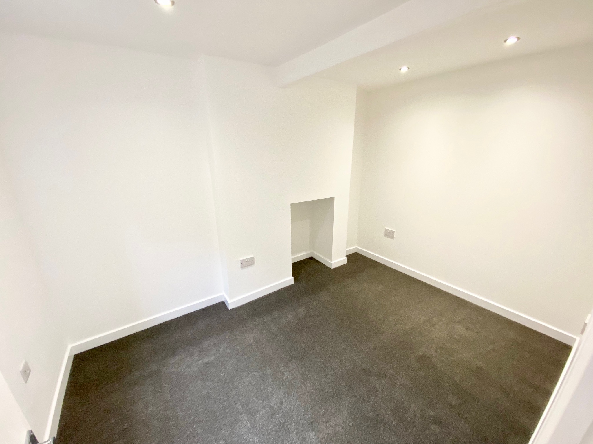 3 bedroom mid terraced house Let Agreed in Hebden Bridge - Photograph 10