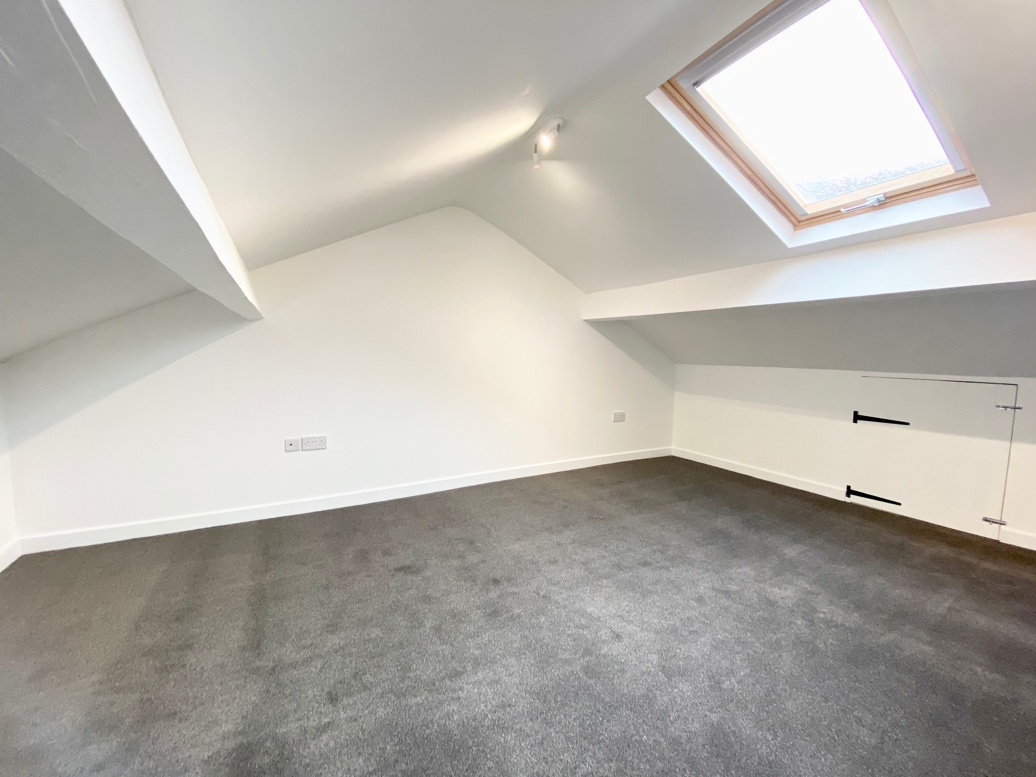 3 bedroom mid terraced house Let Agreed in Hebden Bridge - Photograph 9