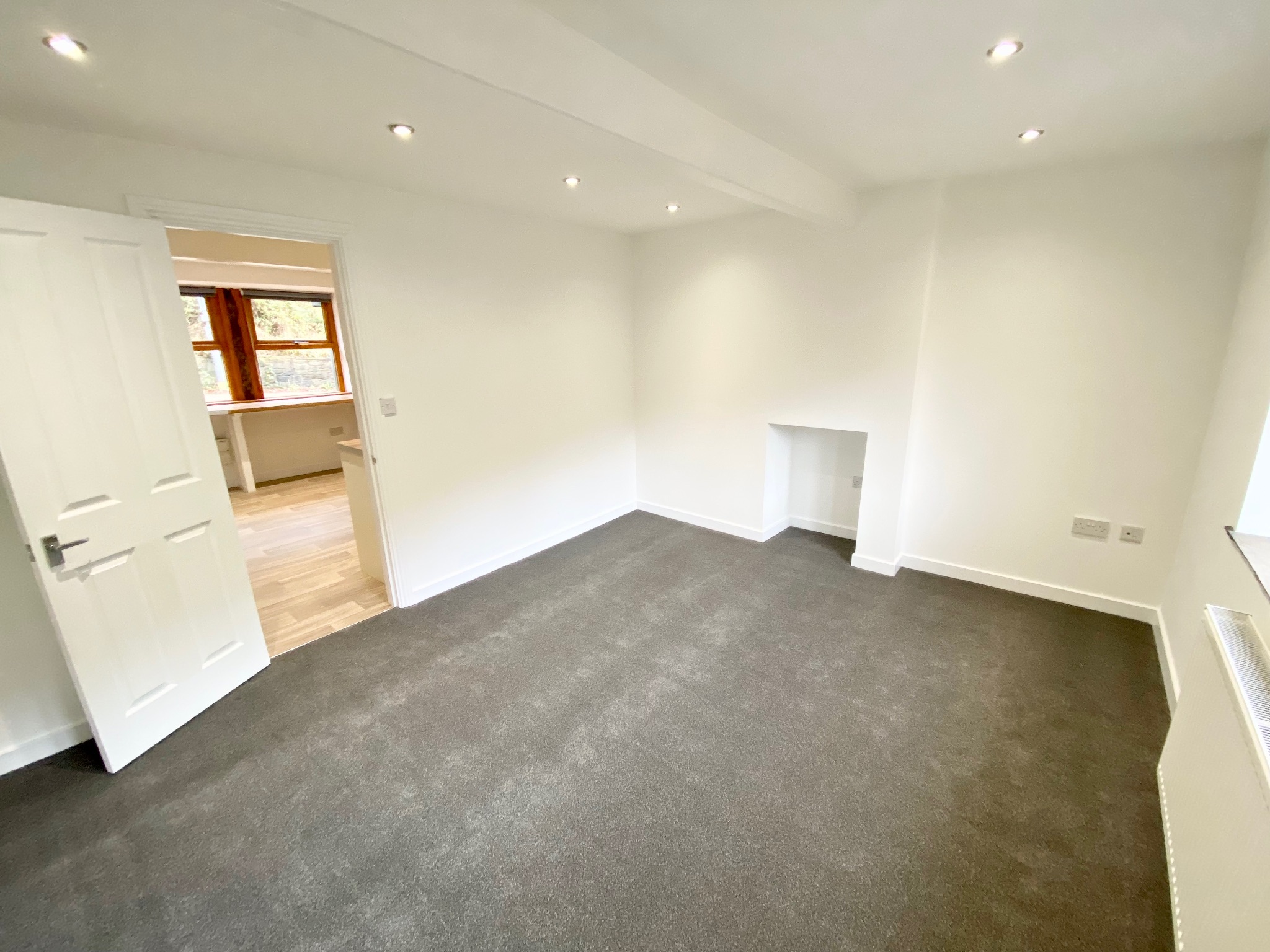 3 bedroom mid terraced house Let Agreed in Hebden Bridge - Photograph 6