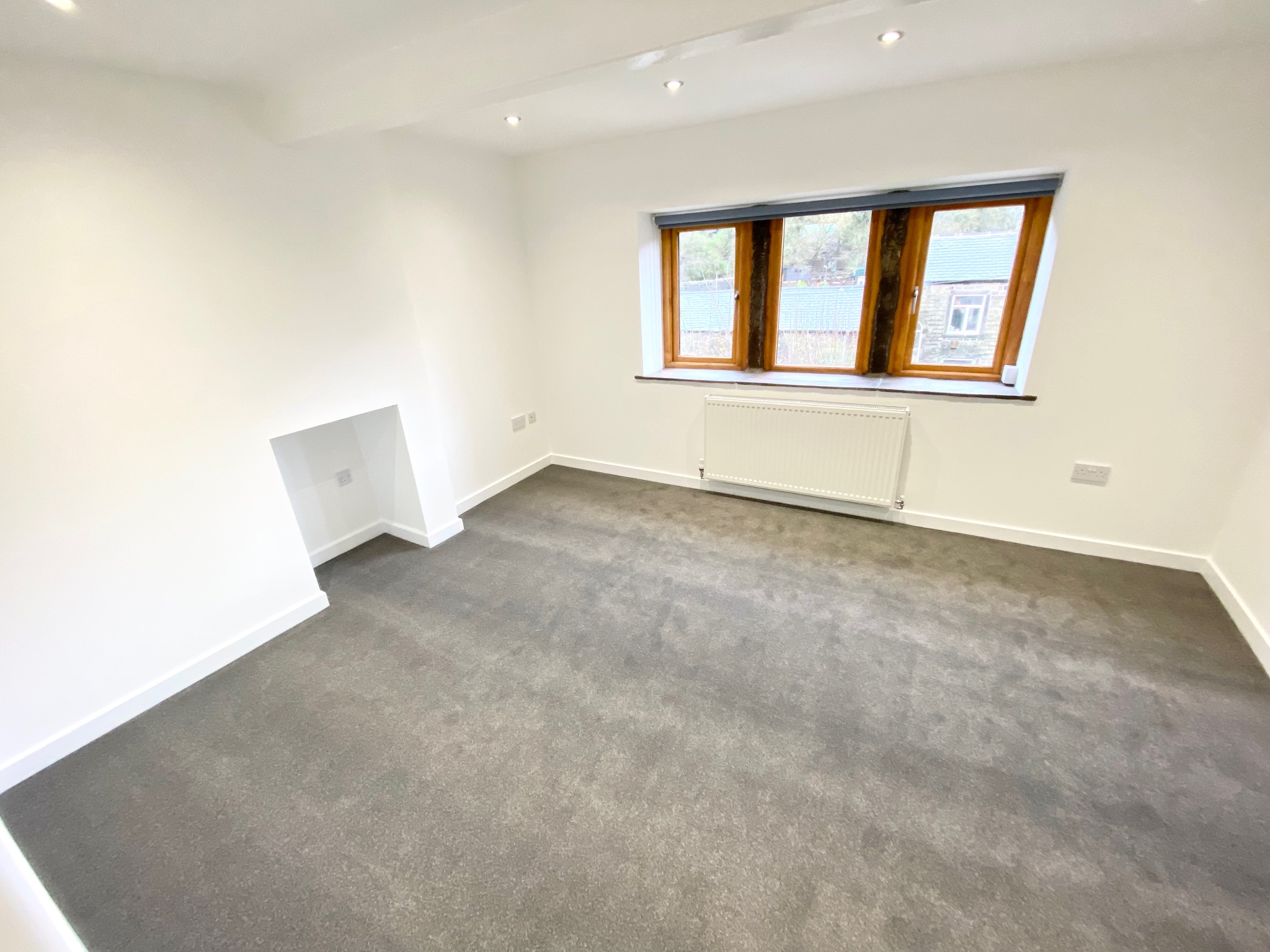 3 bedroom mid terraced house Let Agreed in Hebden Bridge - Photograph 8