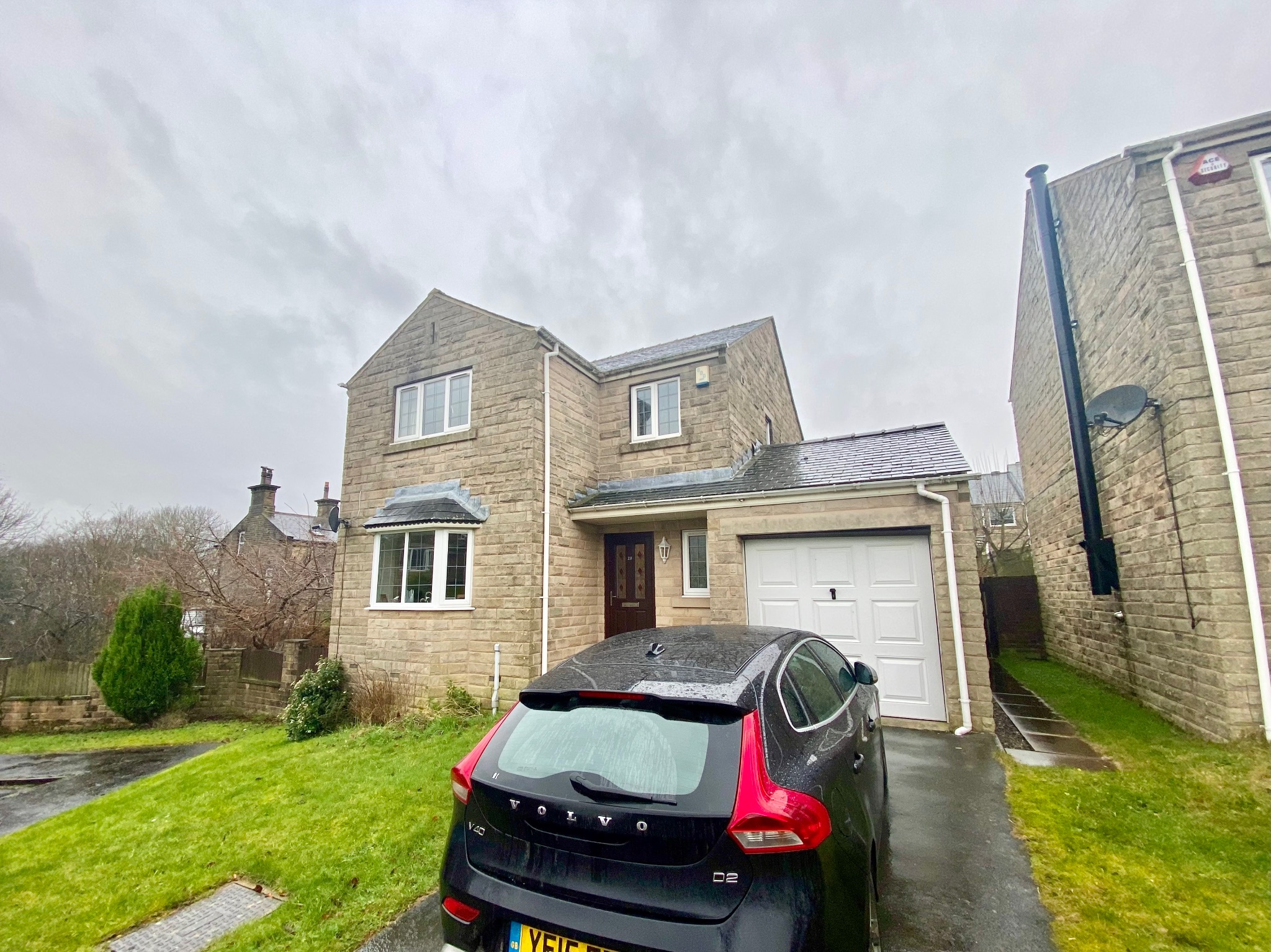 3 bedroom detached house For Sale in Hebden Bridge - Photograph 1