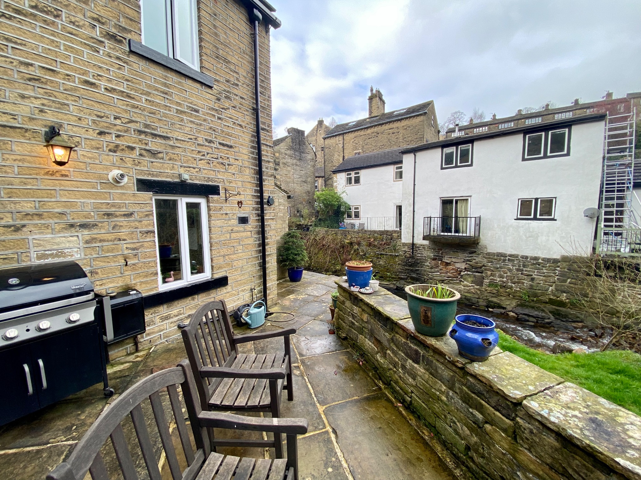 2 bedroom semi-detached house Let Agreed in Luddenden - Photograph 9