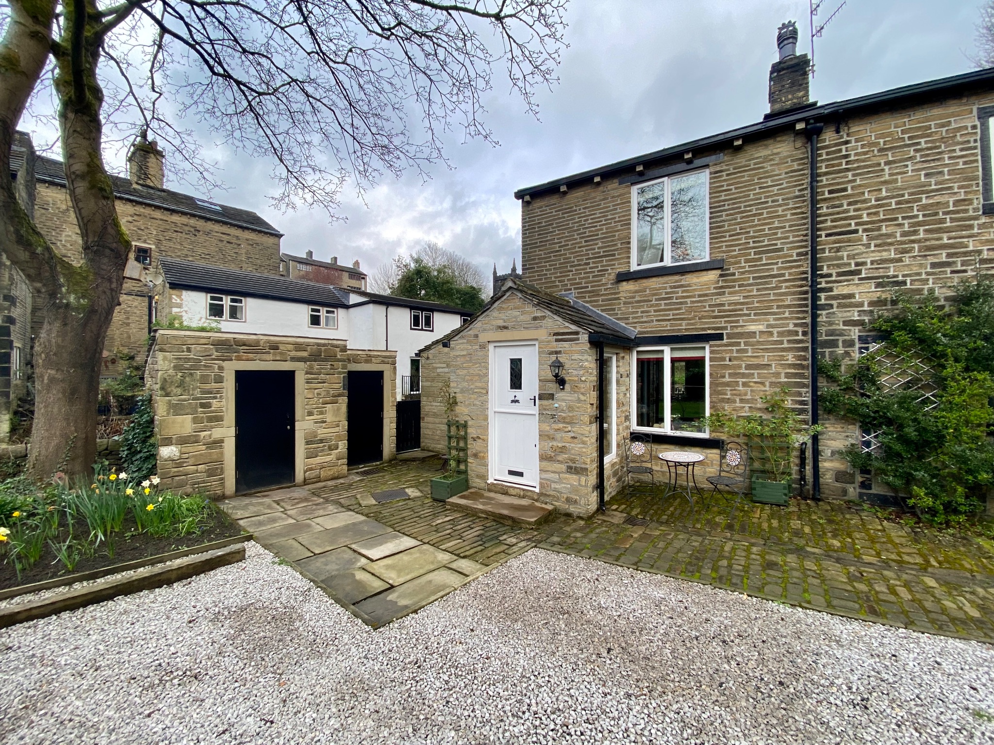 2 bedroom semi-detached house Let Agreed in Luddenden - Photograph 1