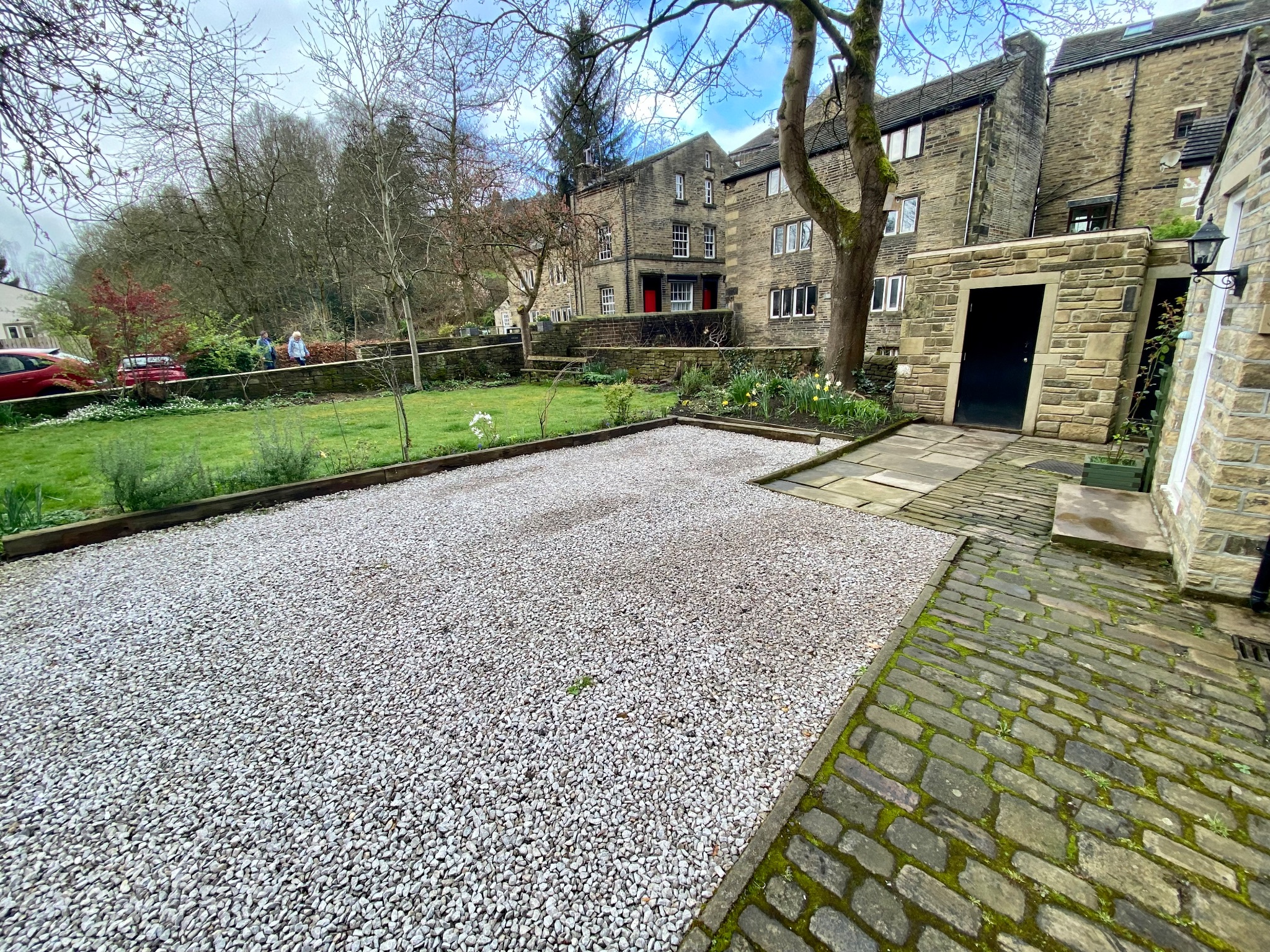 2 bedroom semi-detached house Let Agreed in Luddenden - Photograph 4