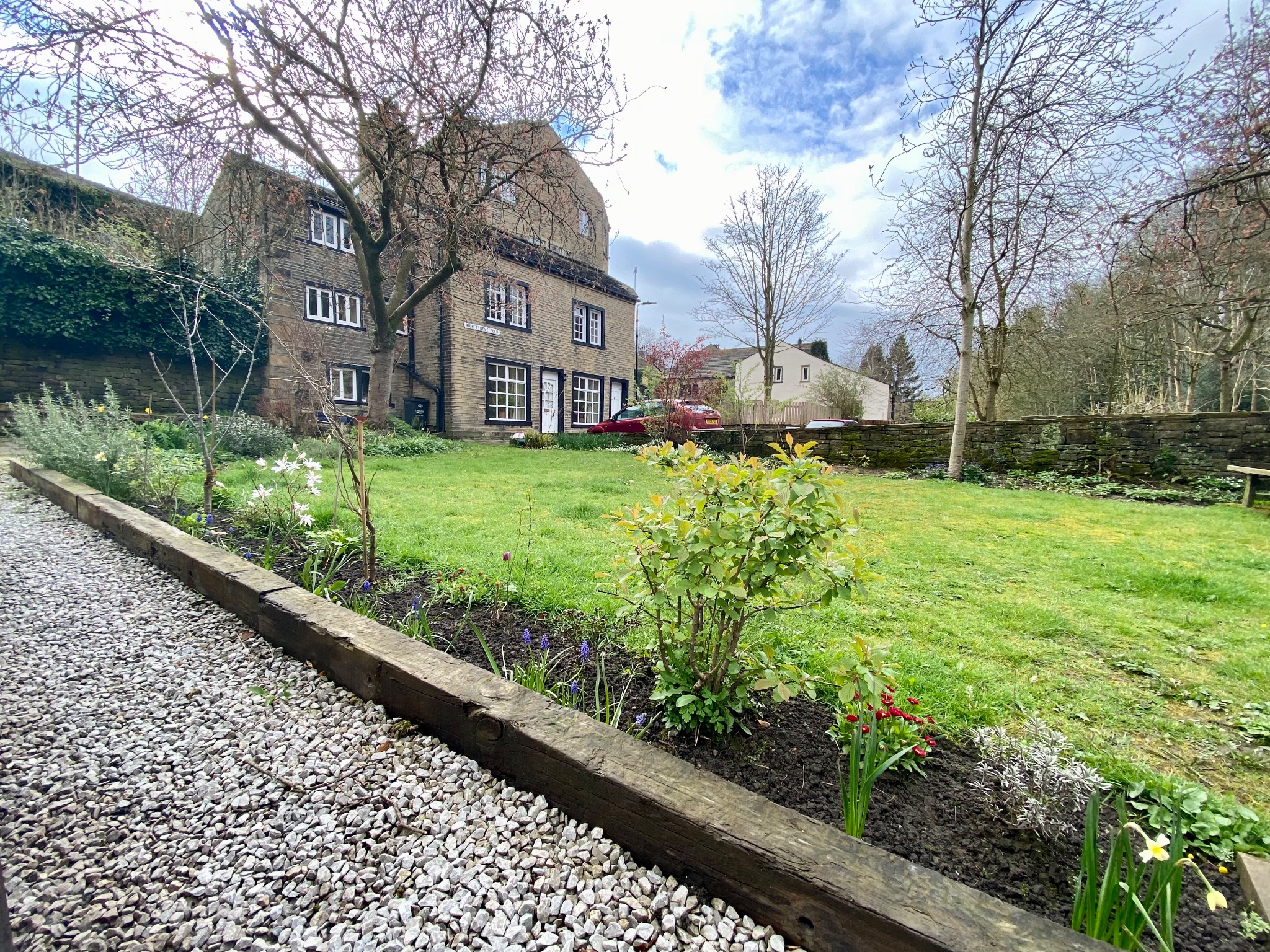 2 bedroom semi-detached house Let Agreed in Luddenden - Photograph 15
