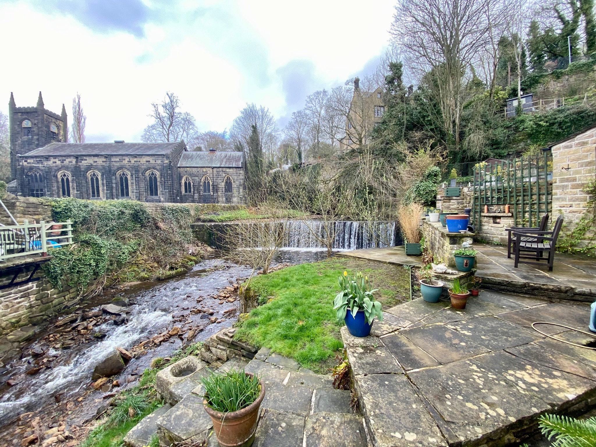 2 bedroom semi-detached house Let Agreed in Luddenden - Photograph 7
