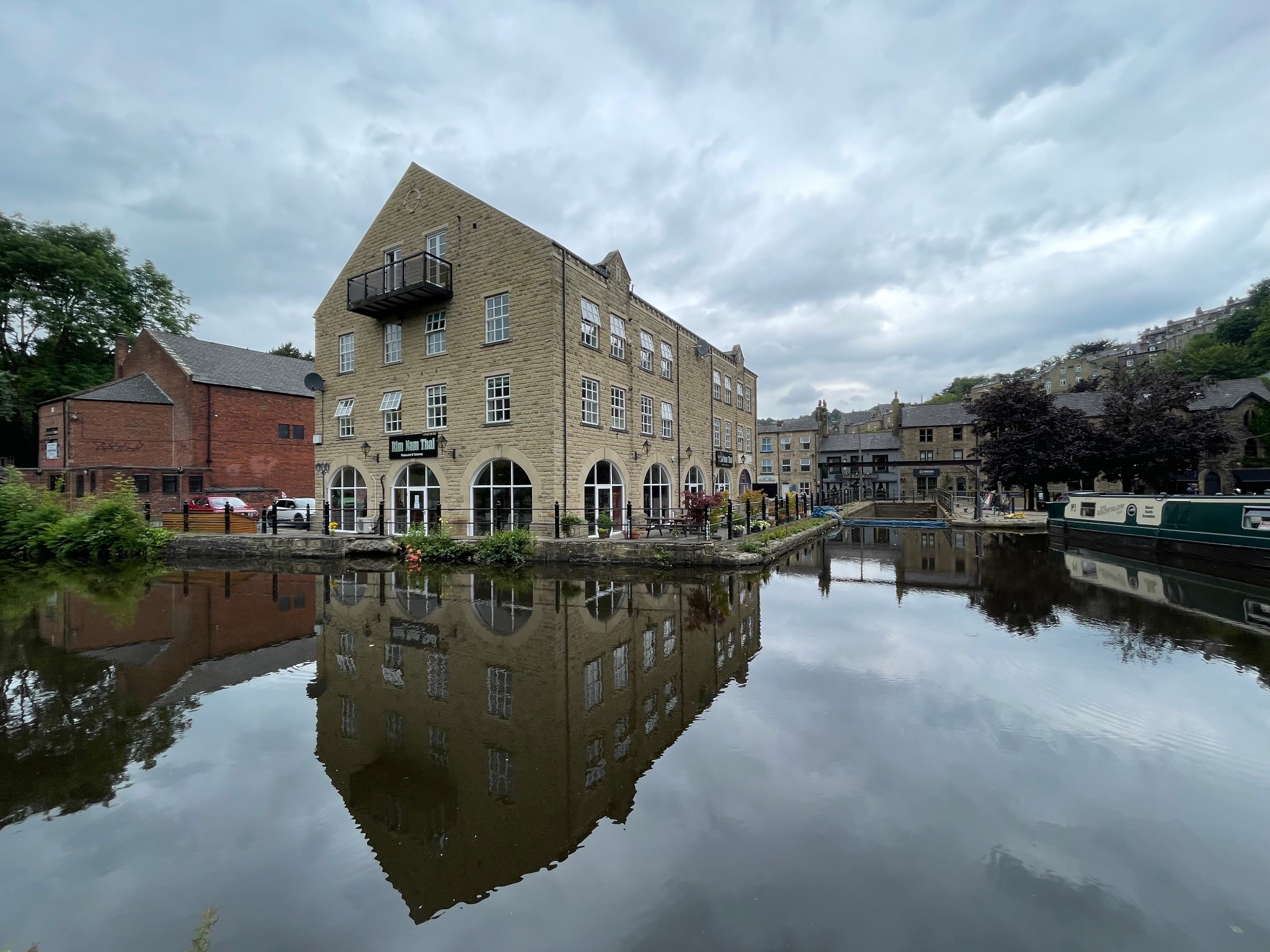 2 bedroom apartment flat/apartment To Let in Hebden Bridge - Photograph 1.